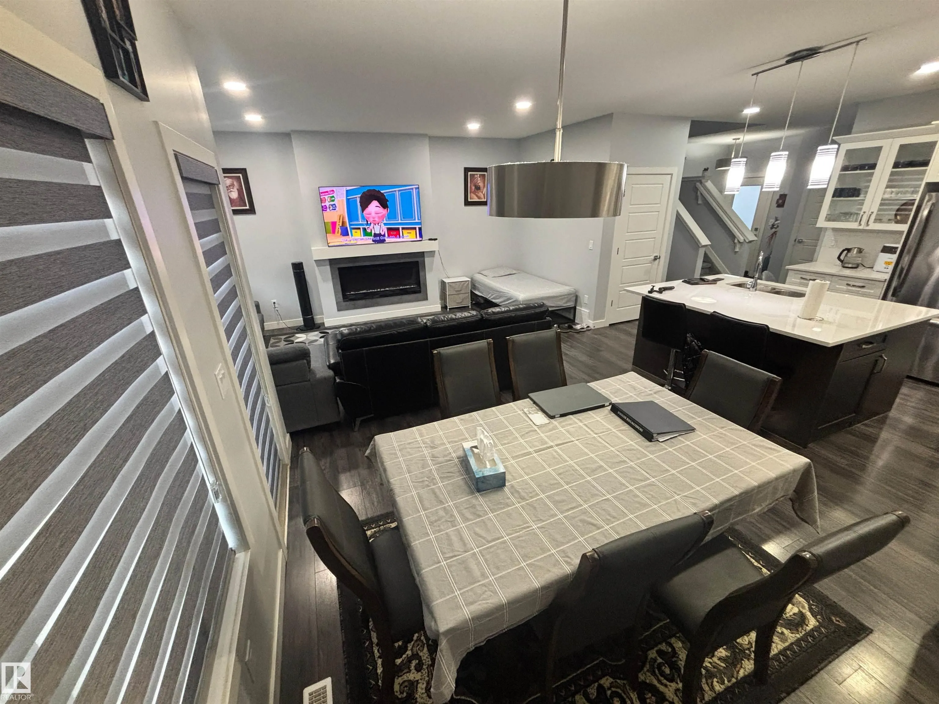 2084 GRAYDON HILL Crescent