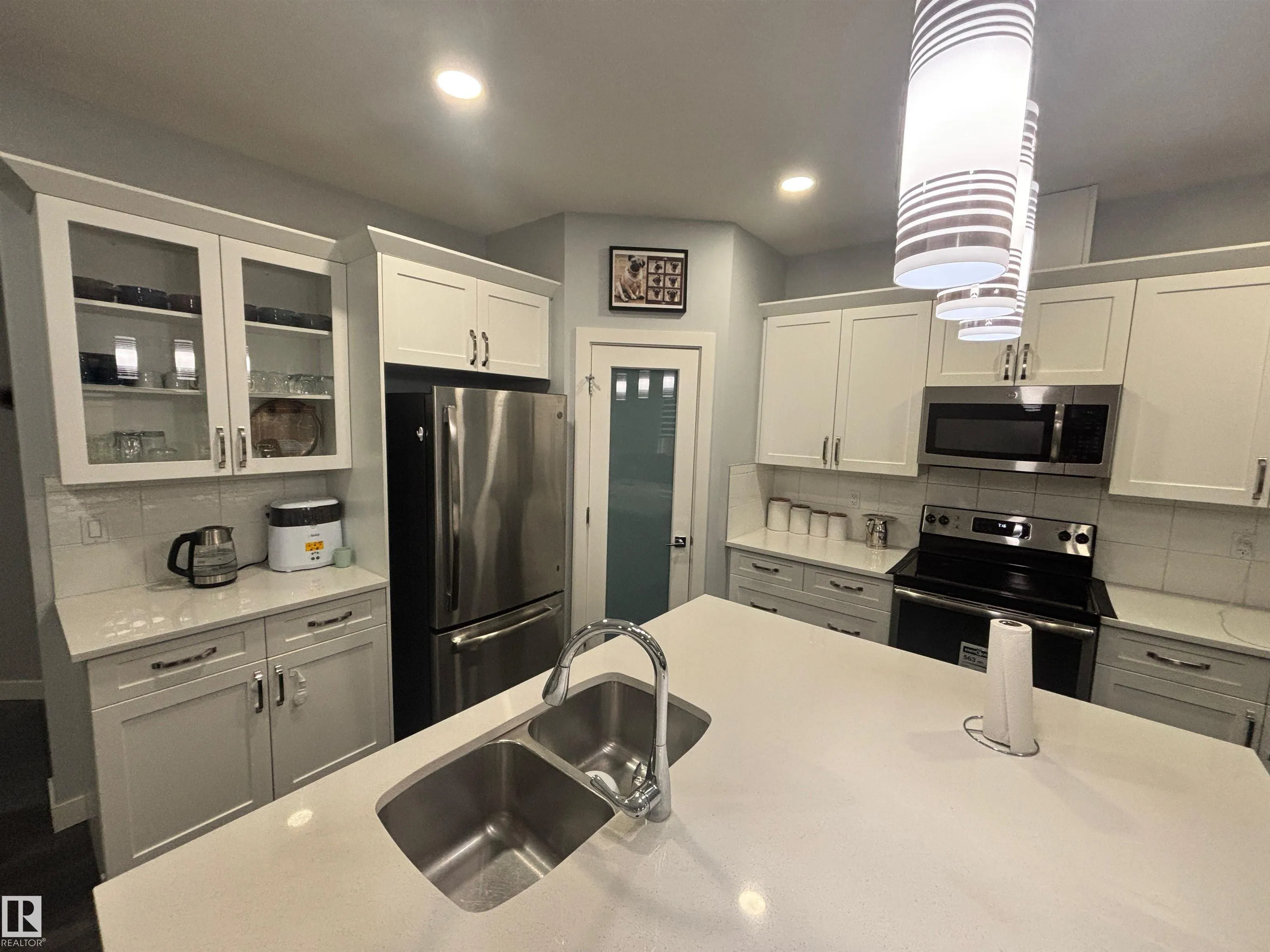 2084 GRAYDON HILL Crescent