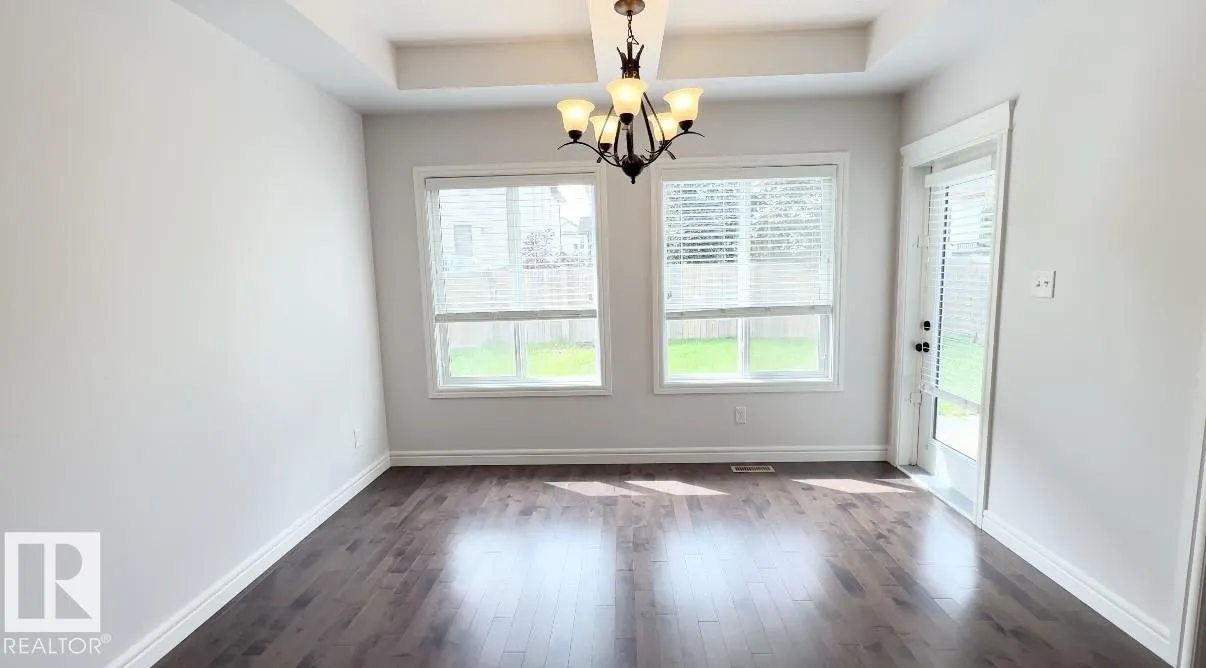 120 SANDALWOOD Crescent