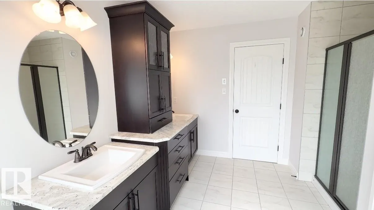 120 SANDALWOOD Crescent