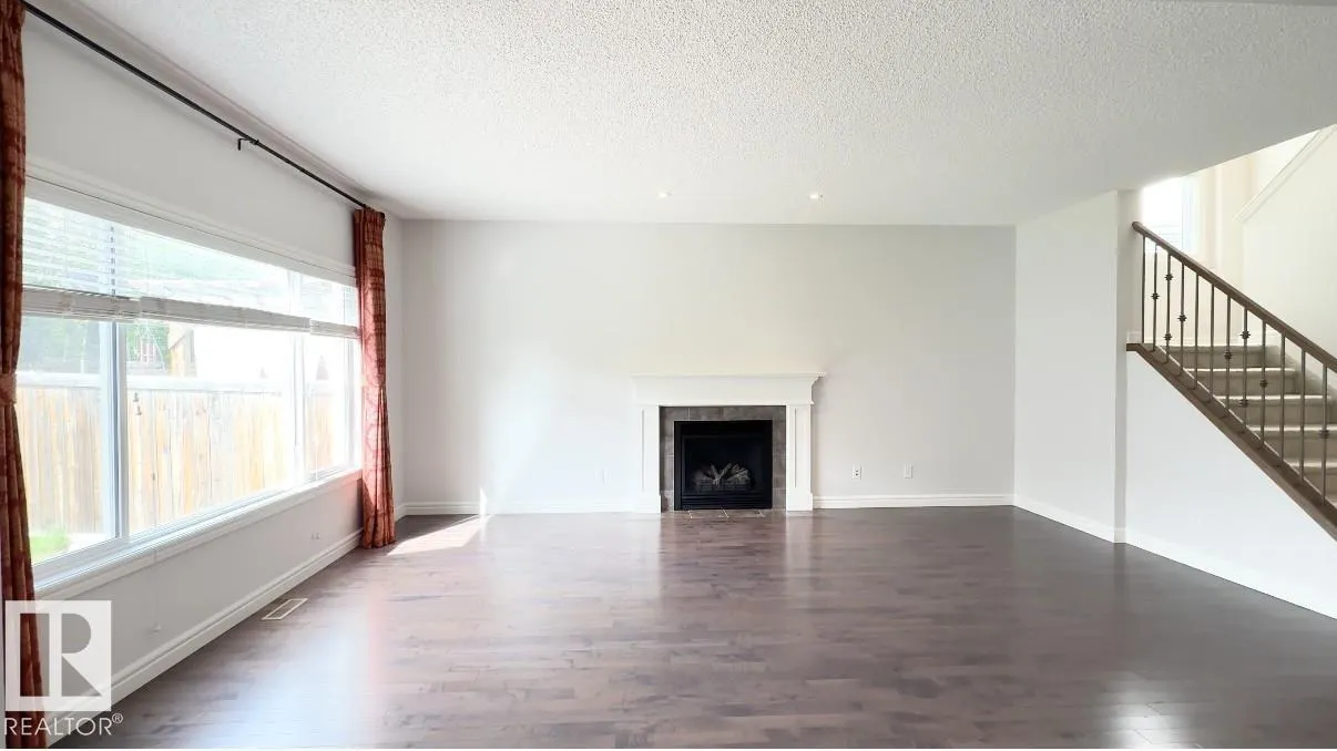 120 SANDALWOOD Crescent