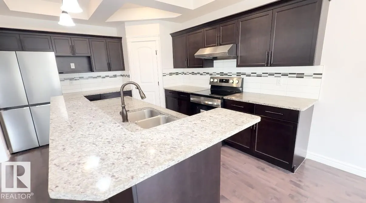 120 SANDALWOOD Crescent