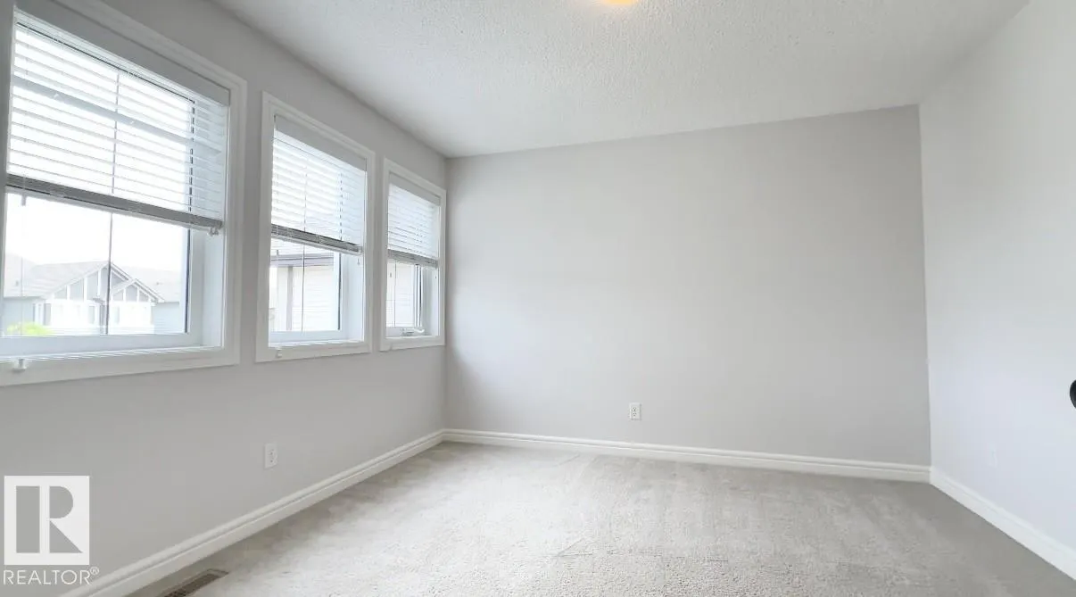 120 SANDALWOOD Crescent
