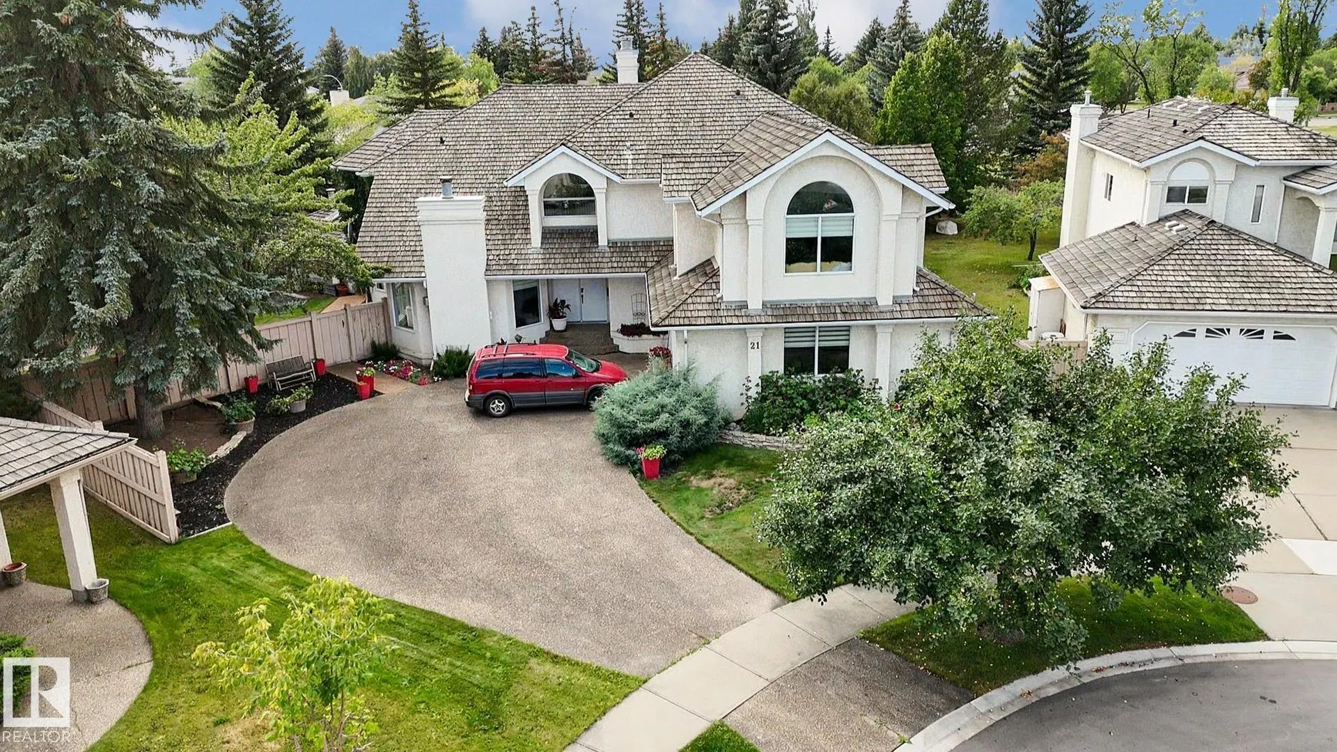 21 ESSEX CLOSE
