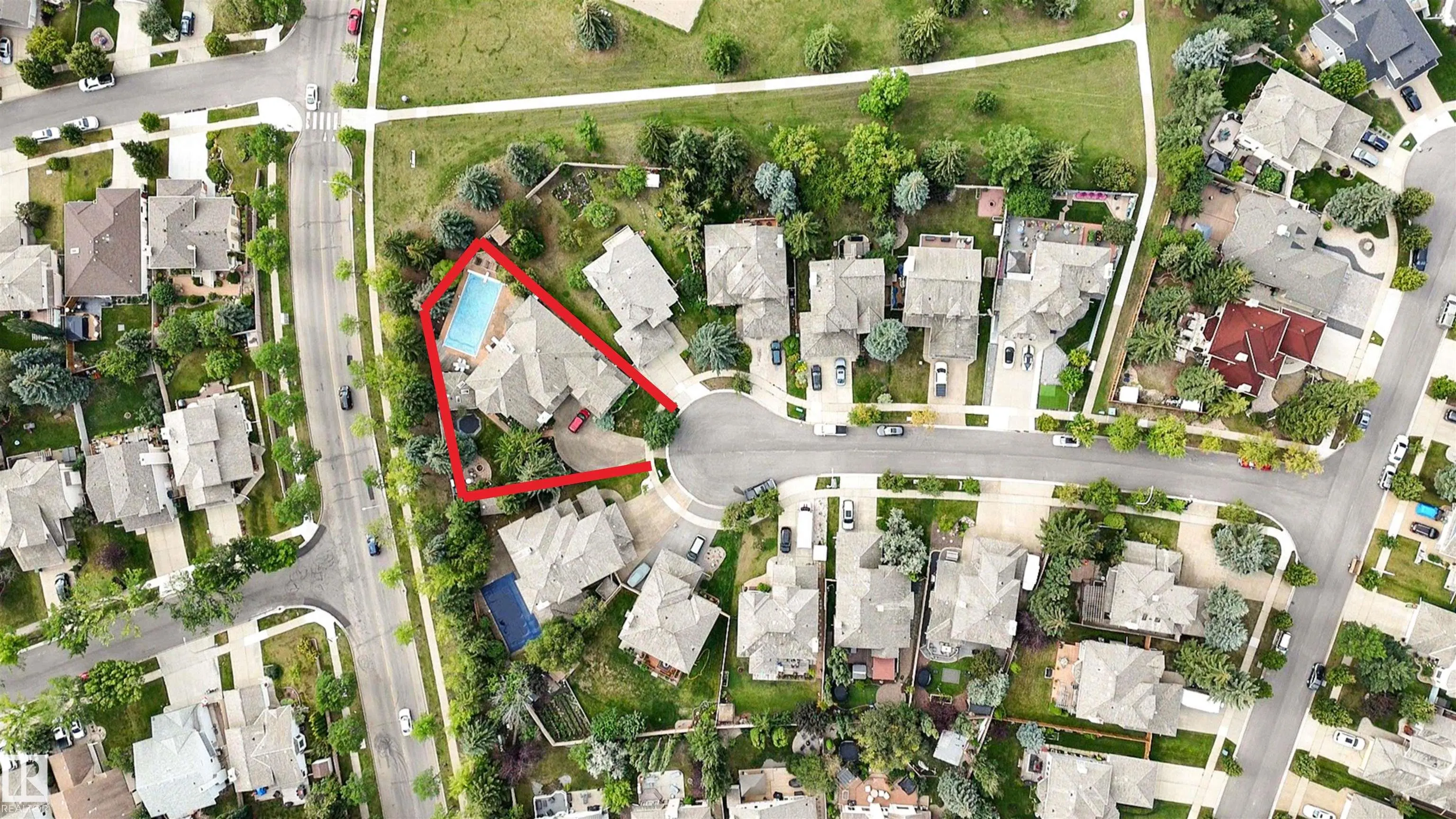 21 ESSEX CLOSE