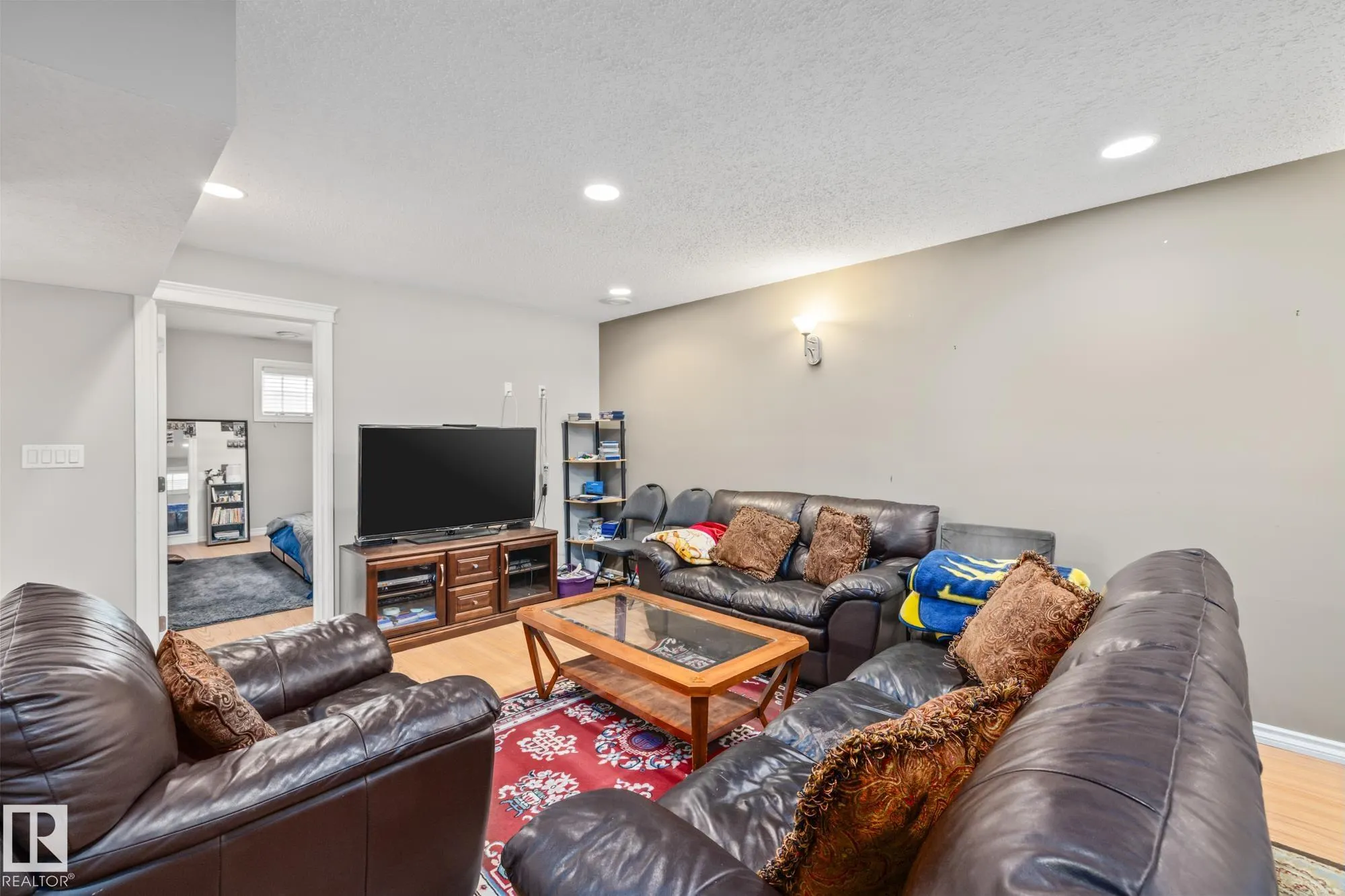 6130 MAYNARD Crescent