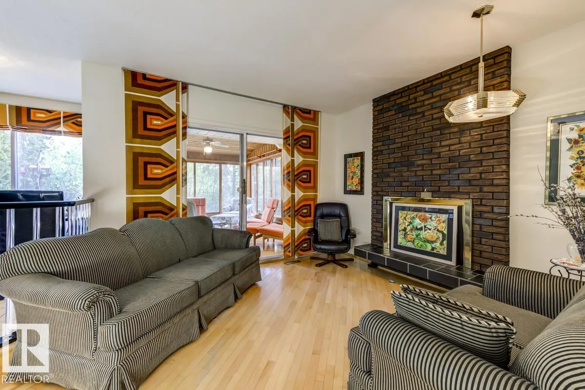 39 WOLF Crescent