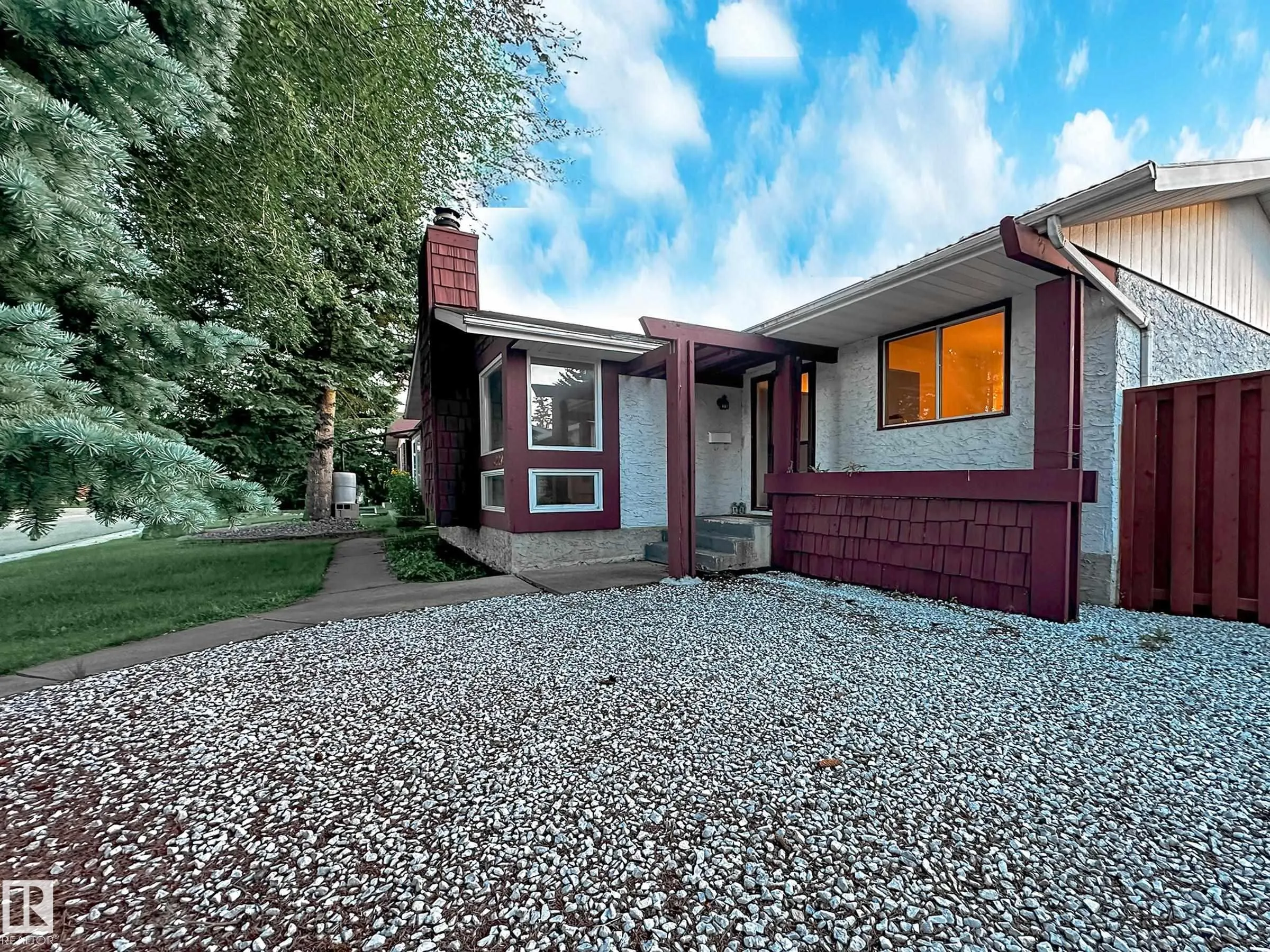 3220 114 Street