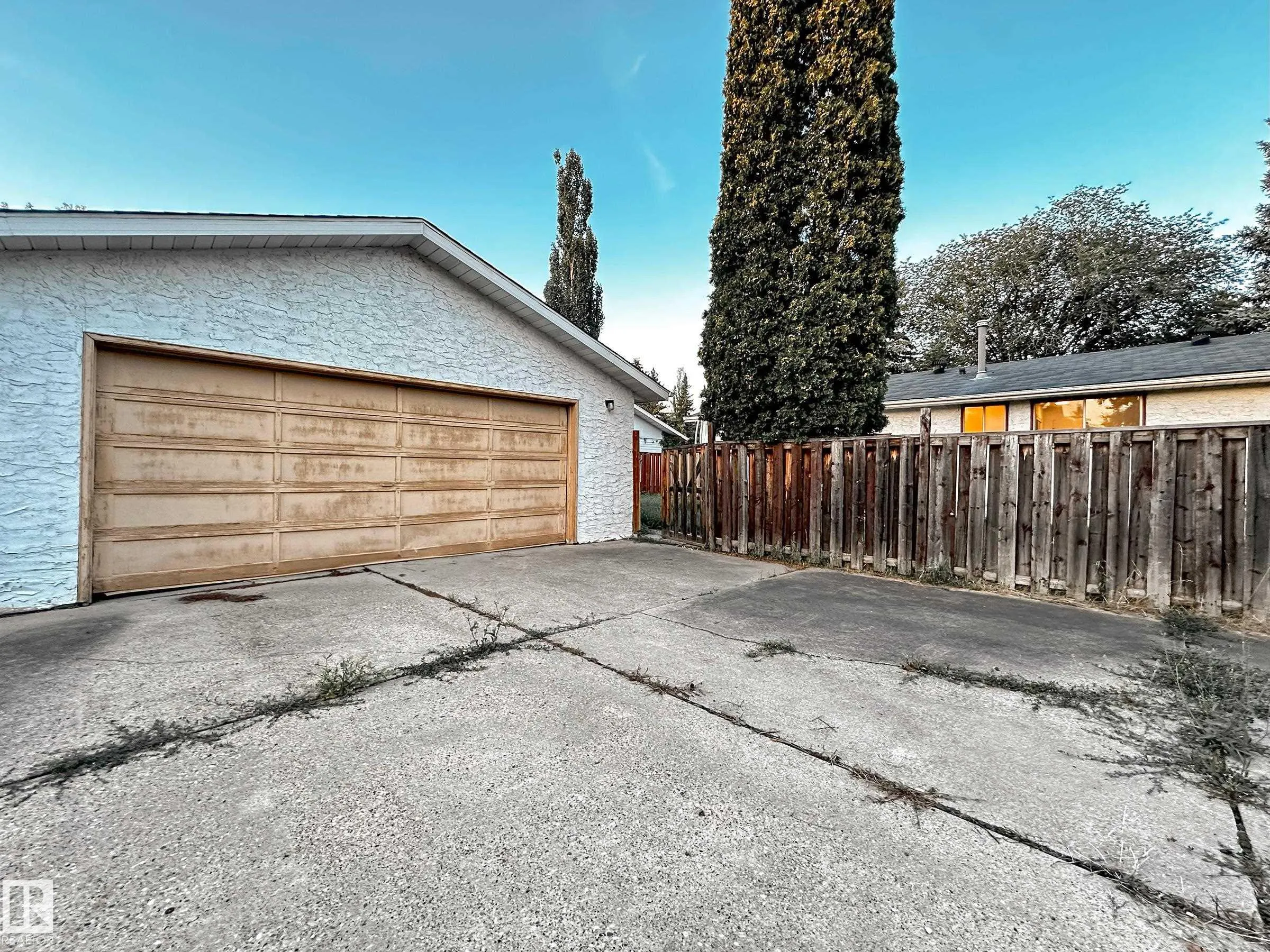 3220 114 Street