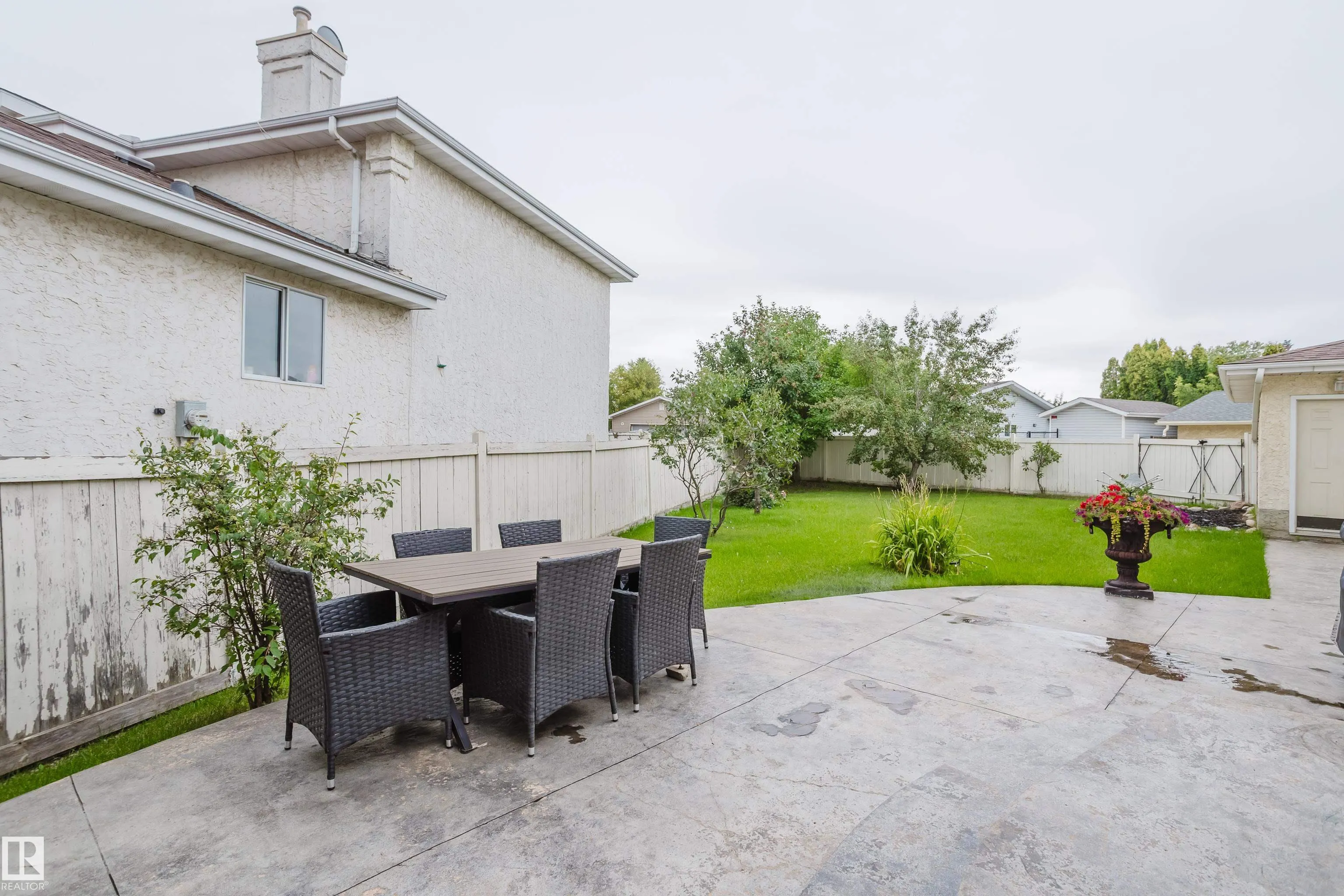 157 RIVER POINT