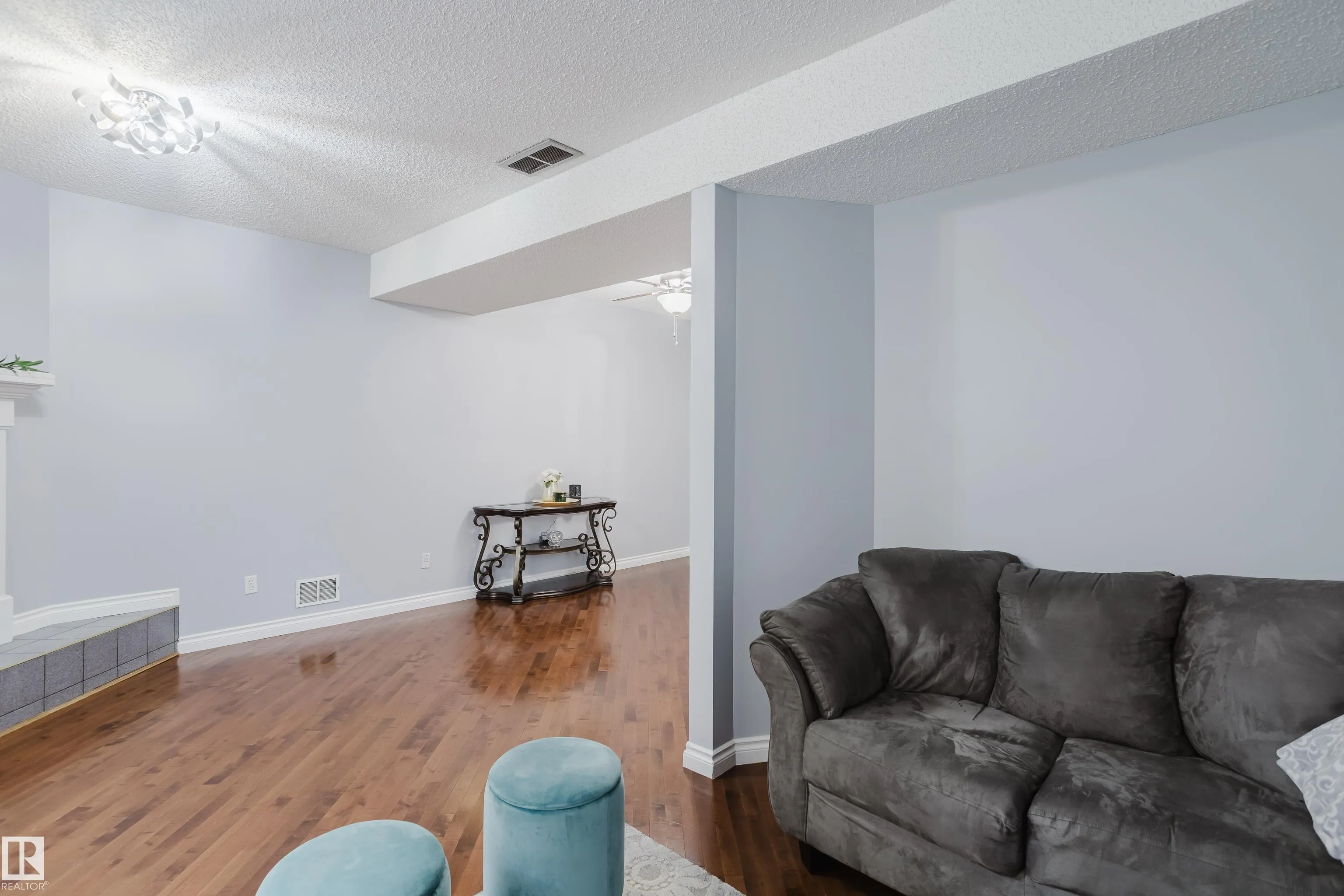 157 RIVER POINT