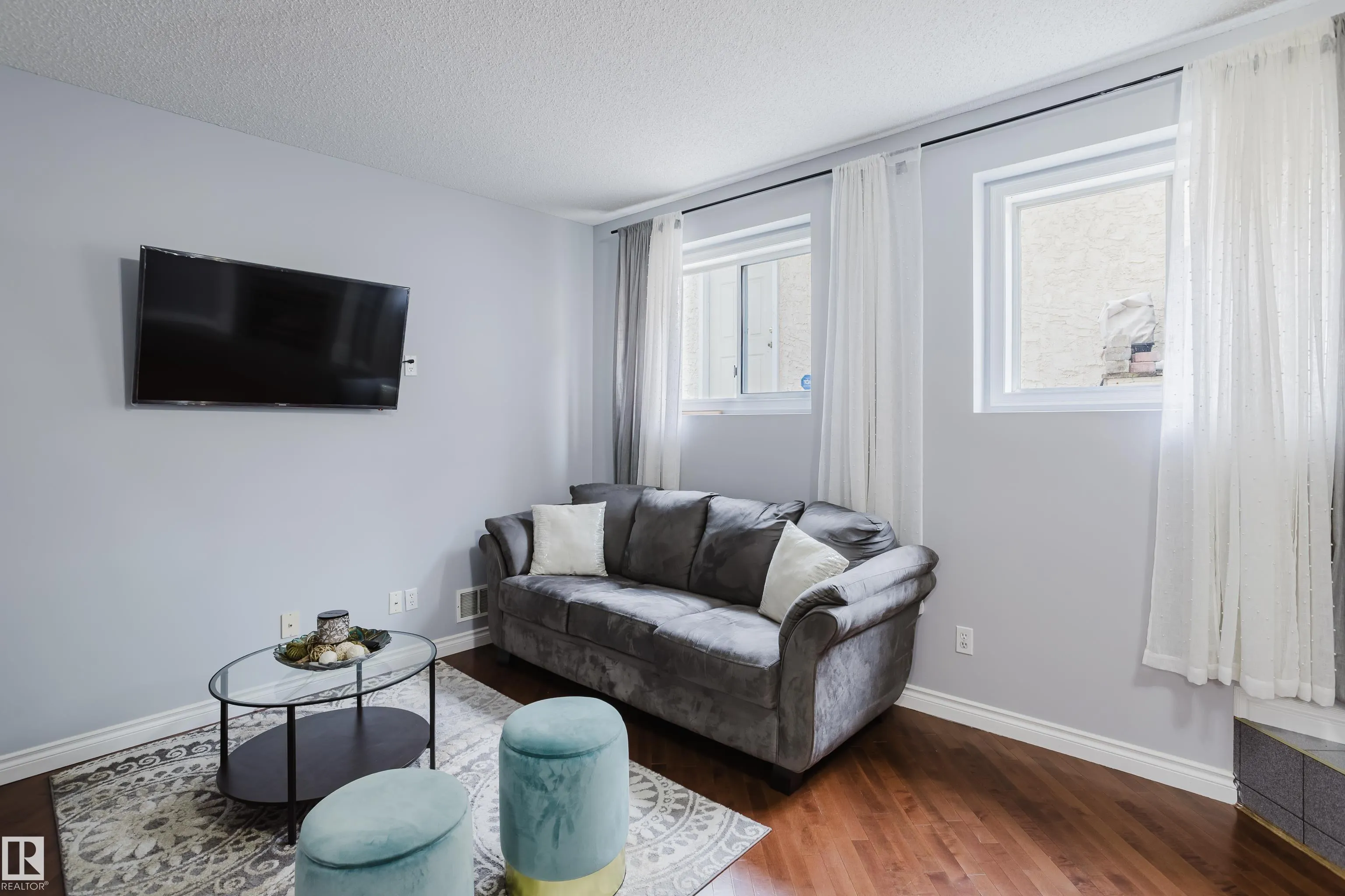 157 RIVER POINT