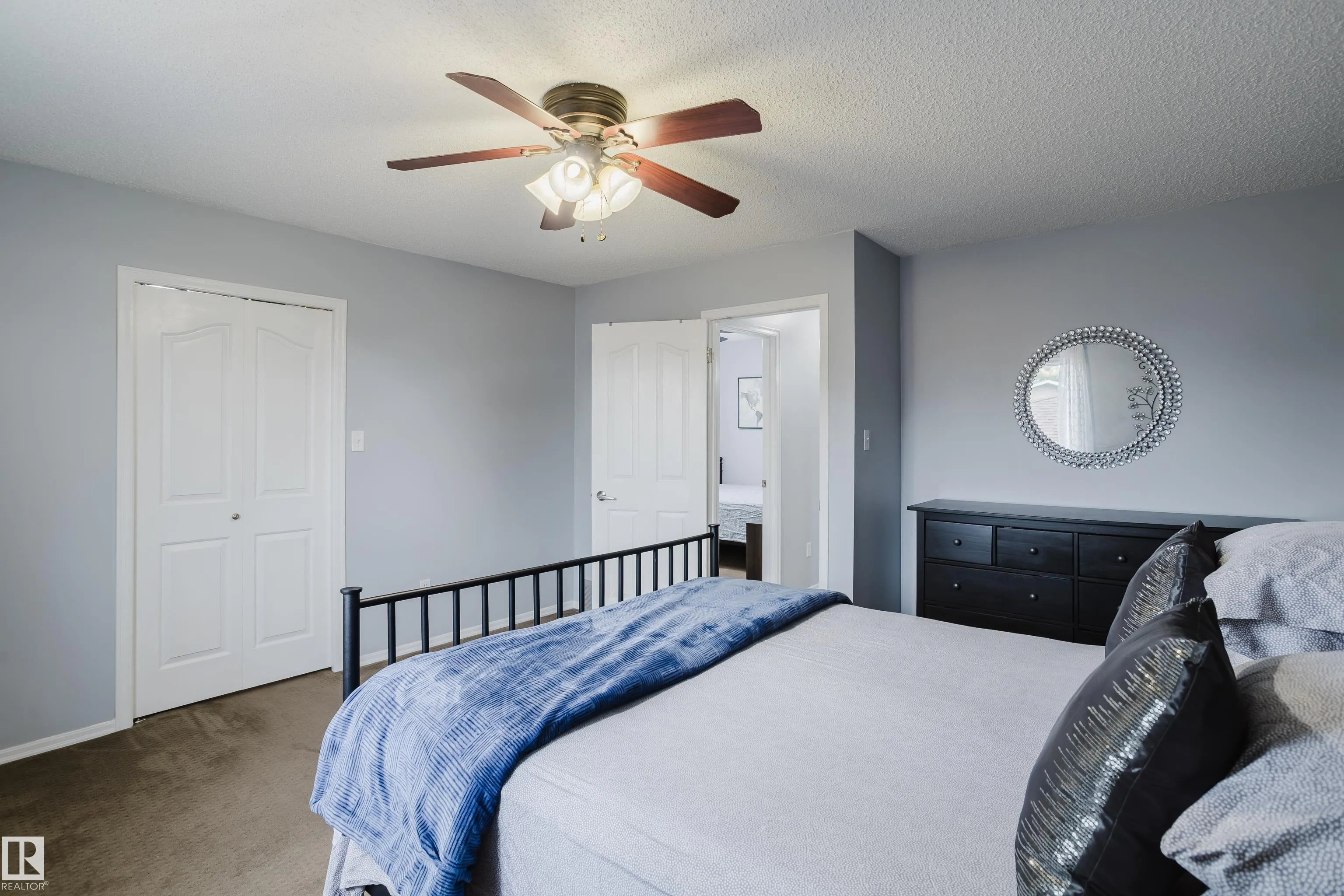 157 RIVER POINT
