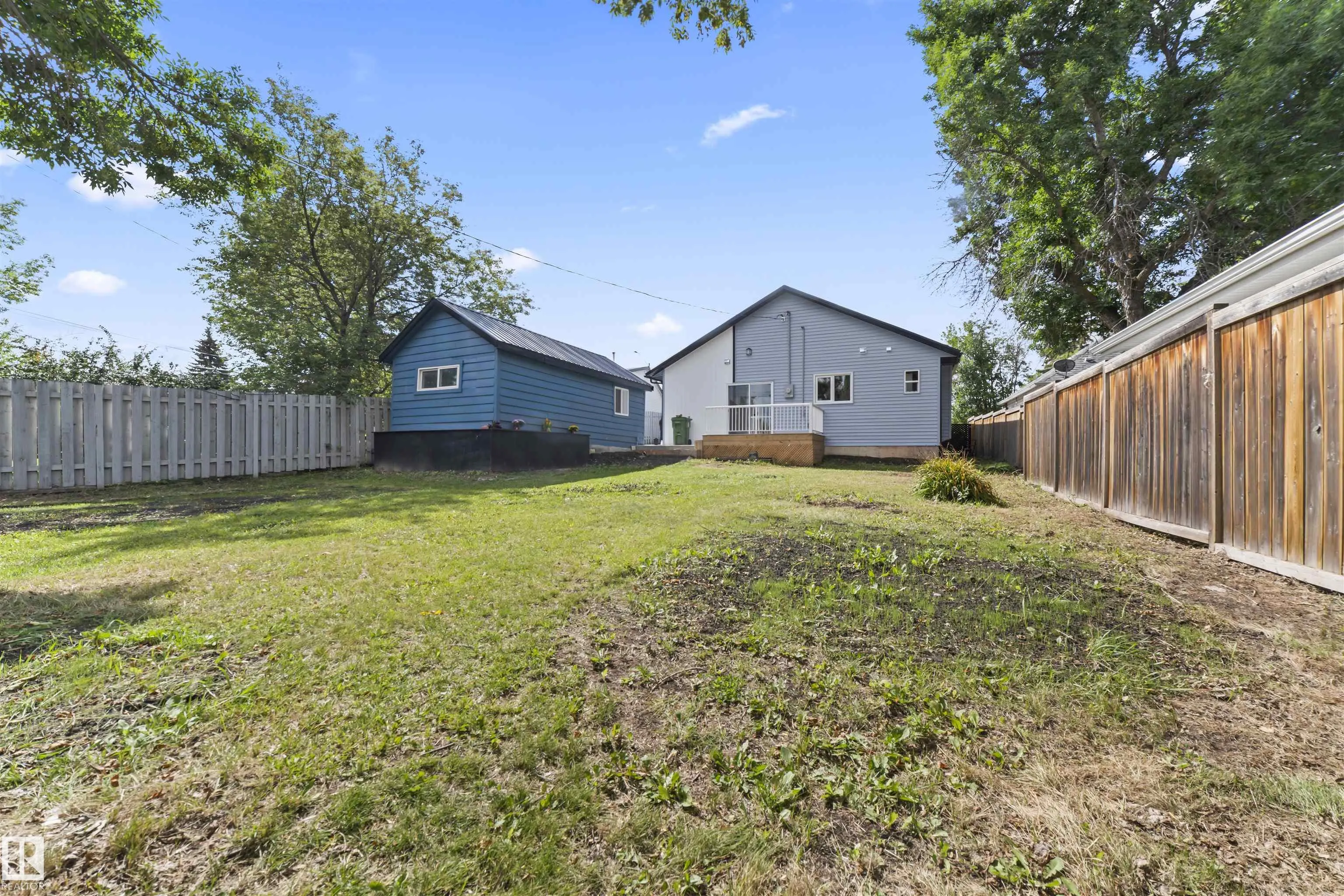 5032 55 AVE