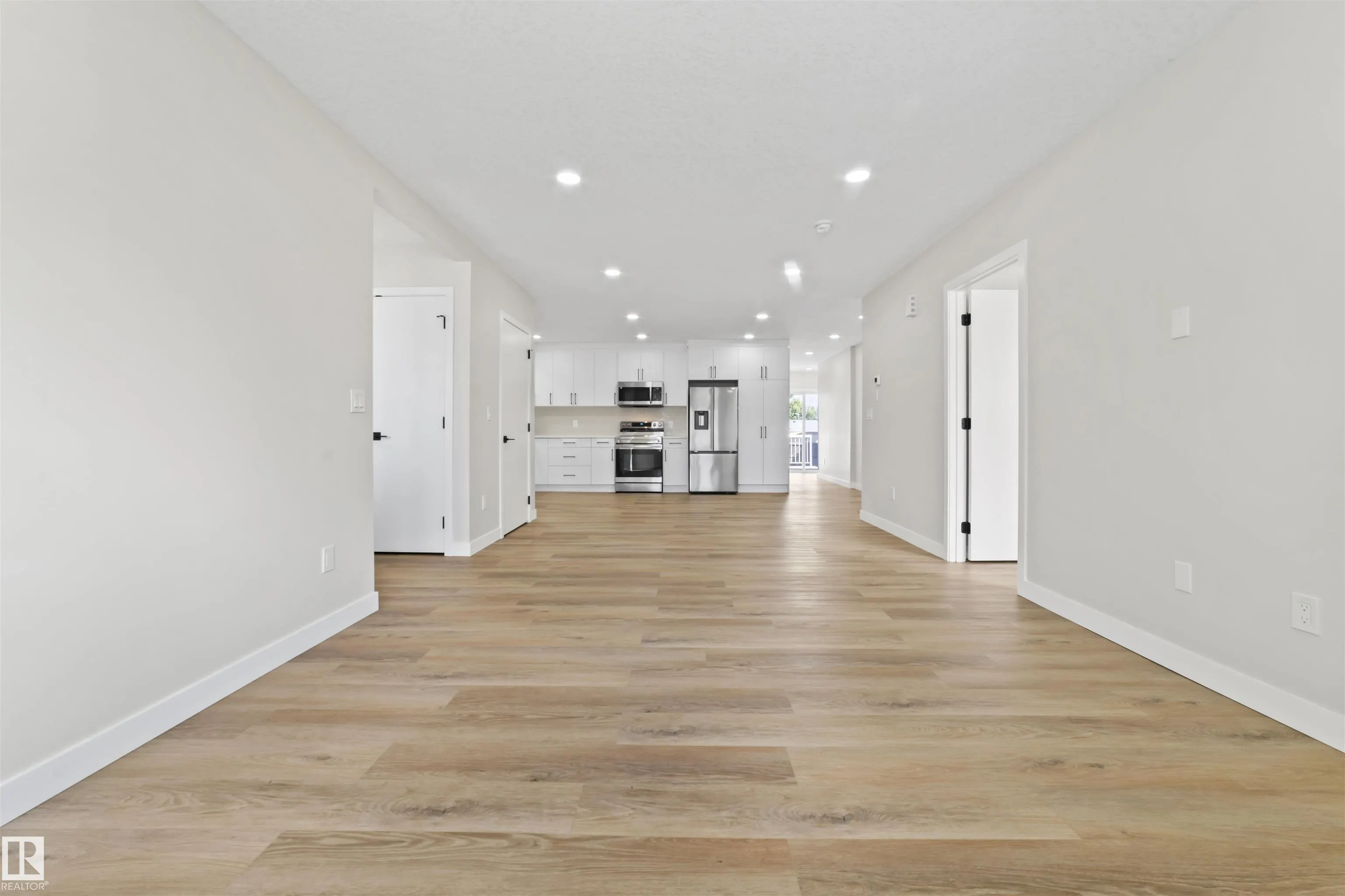 5032 55 AVE