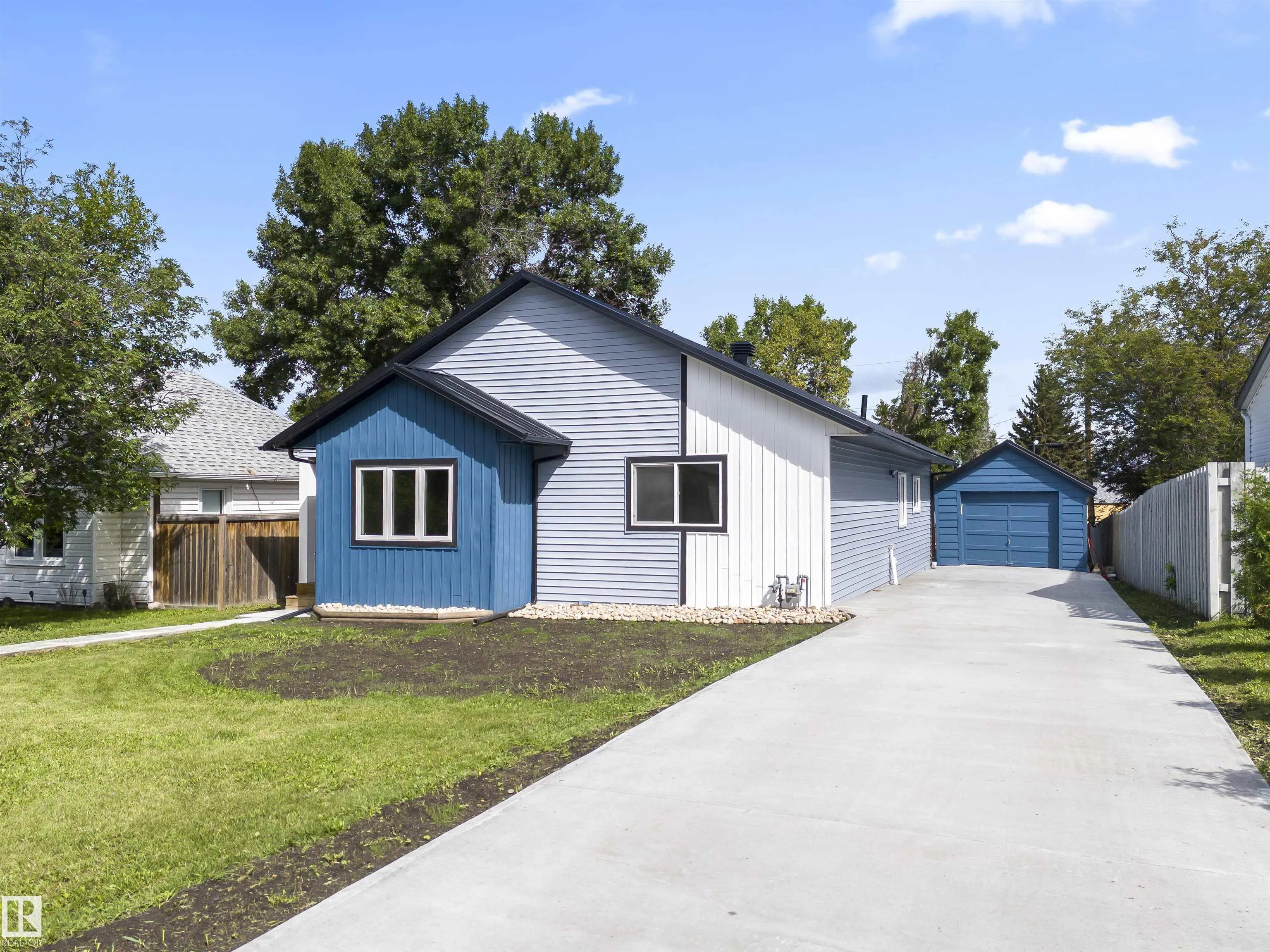 5032 55 AVE