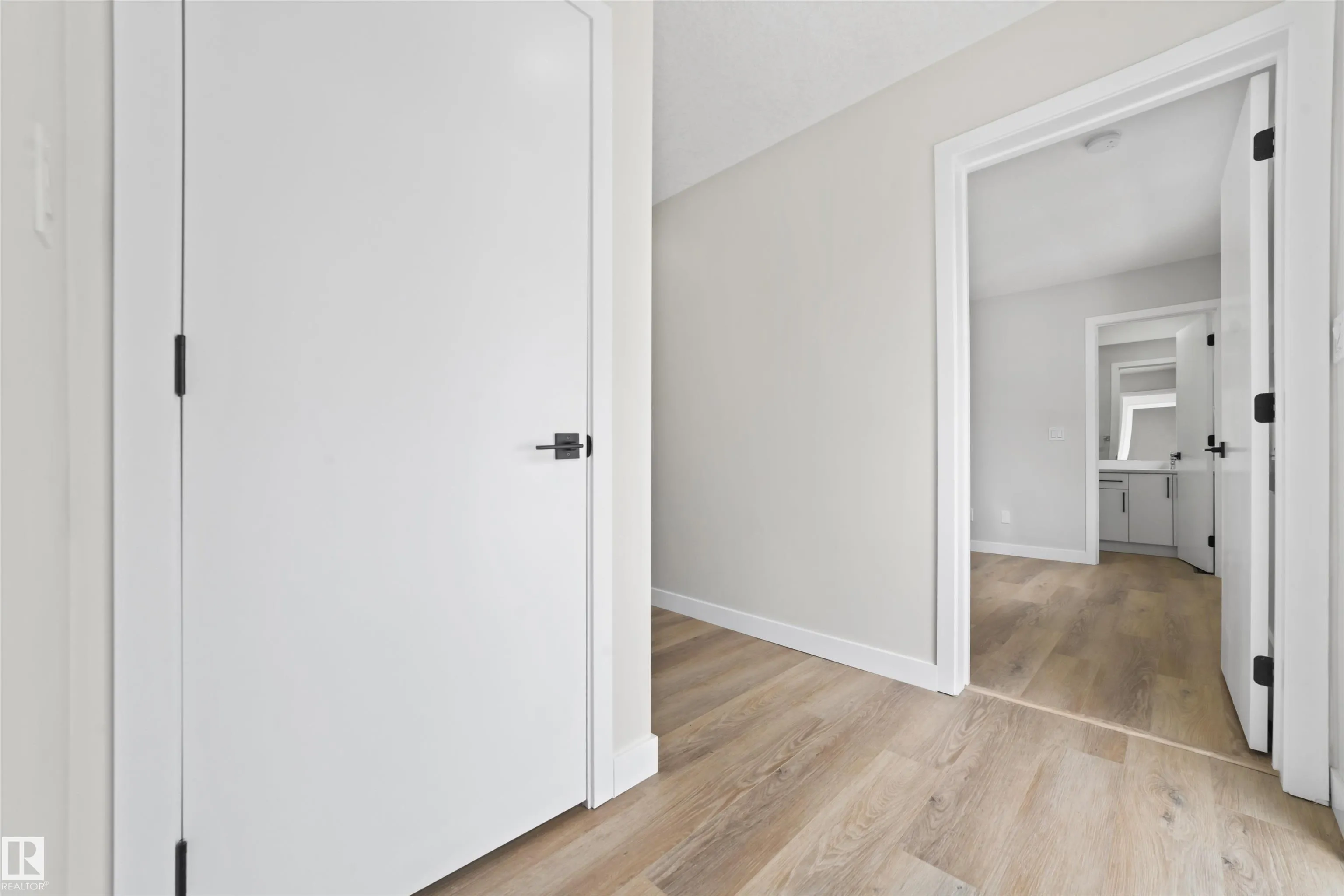 5032 55 AVE