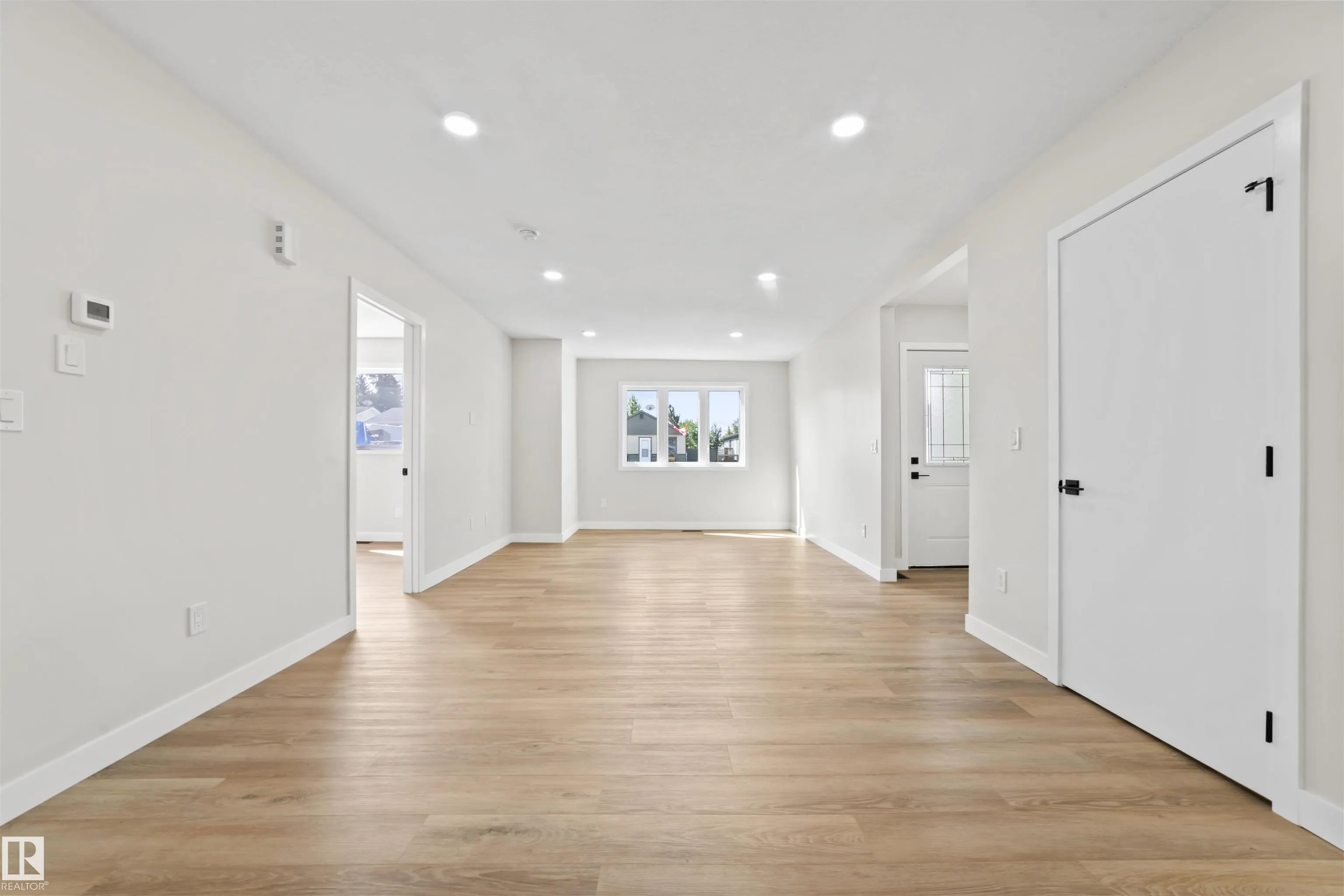 5032 55 AVE