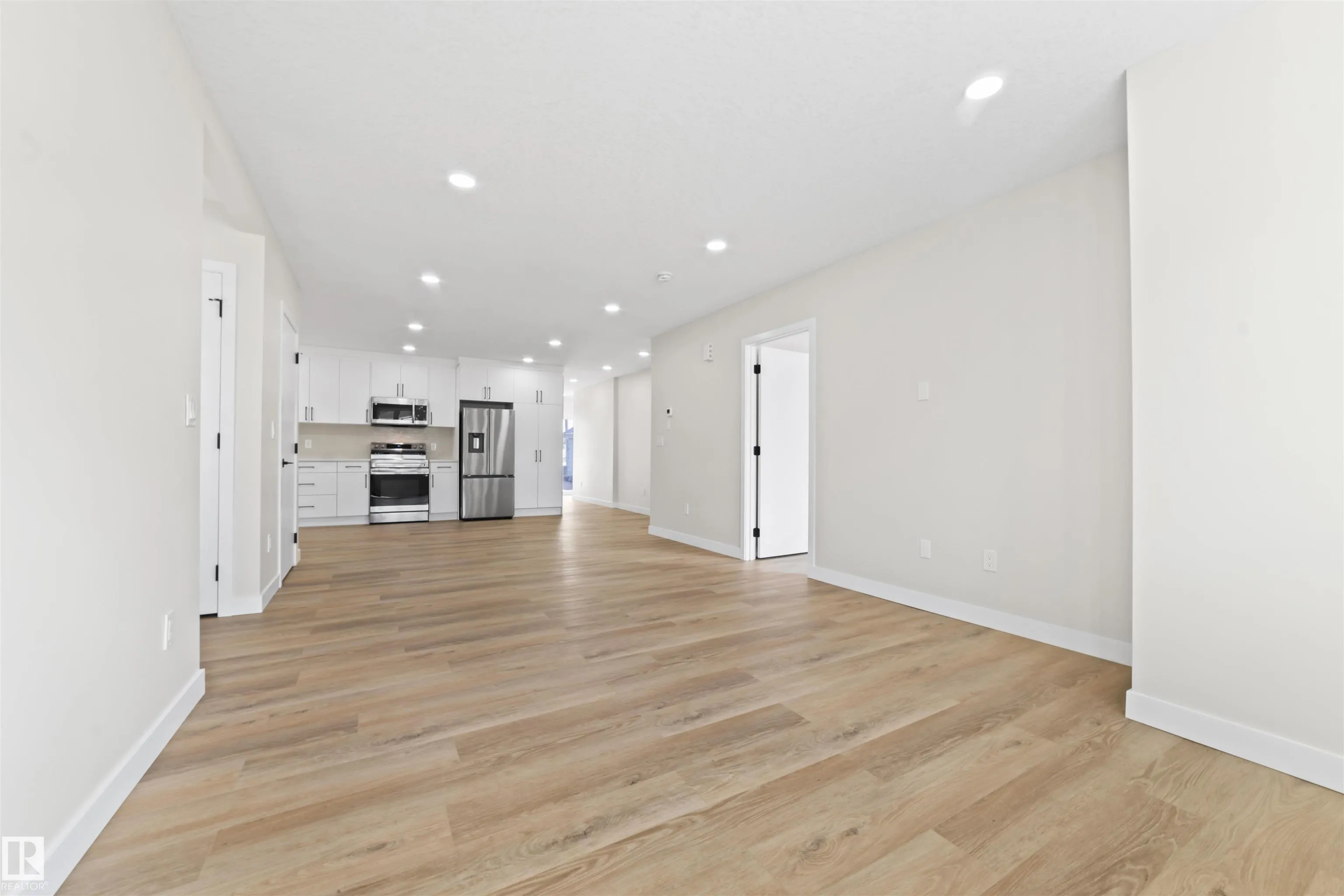 5032 55 AVE