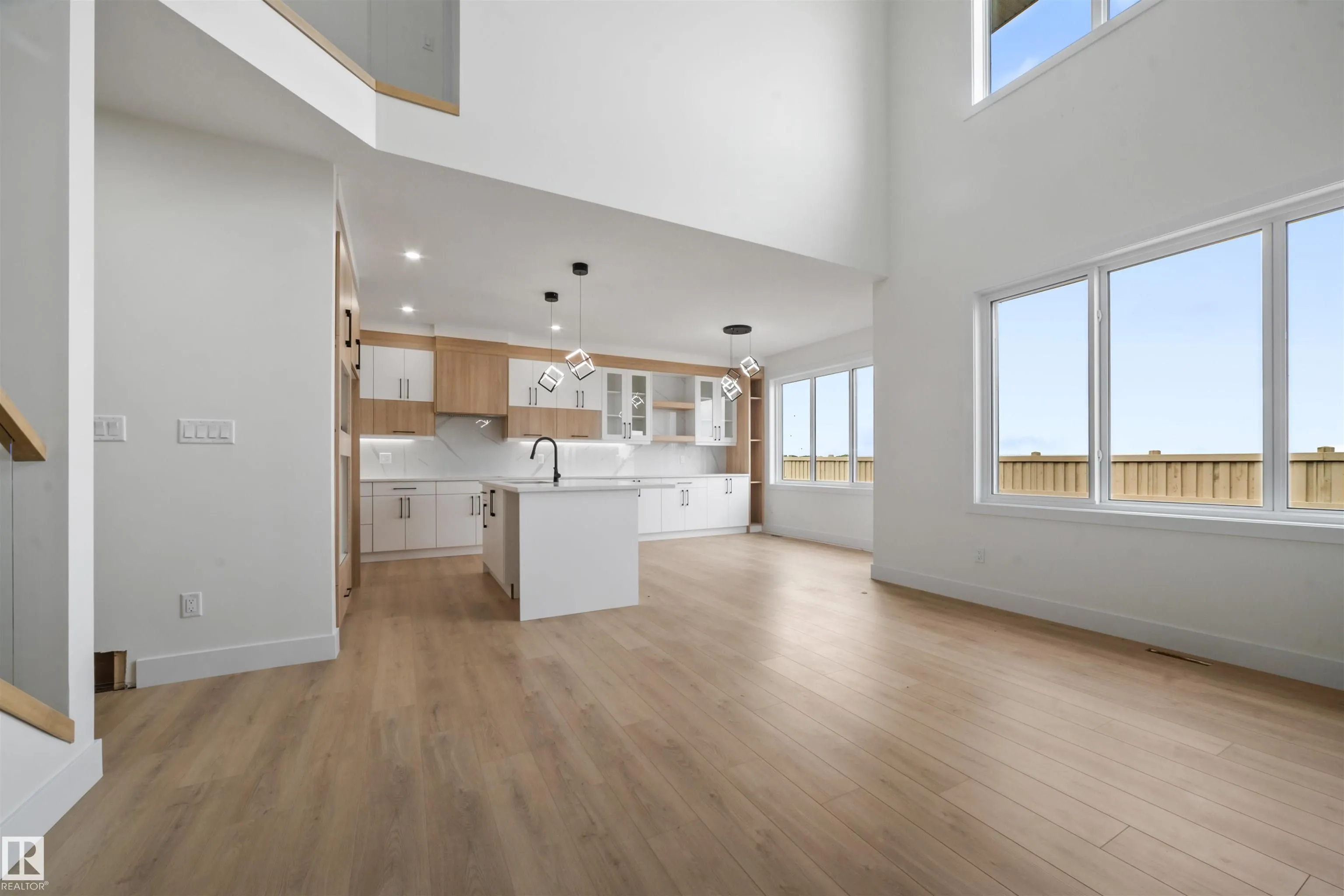 66 EDGEFIELD Way