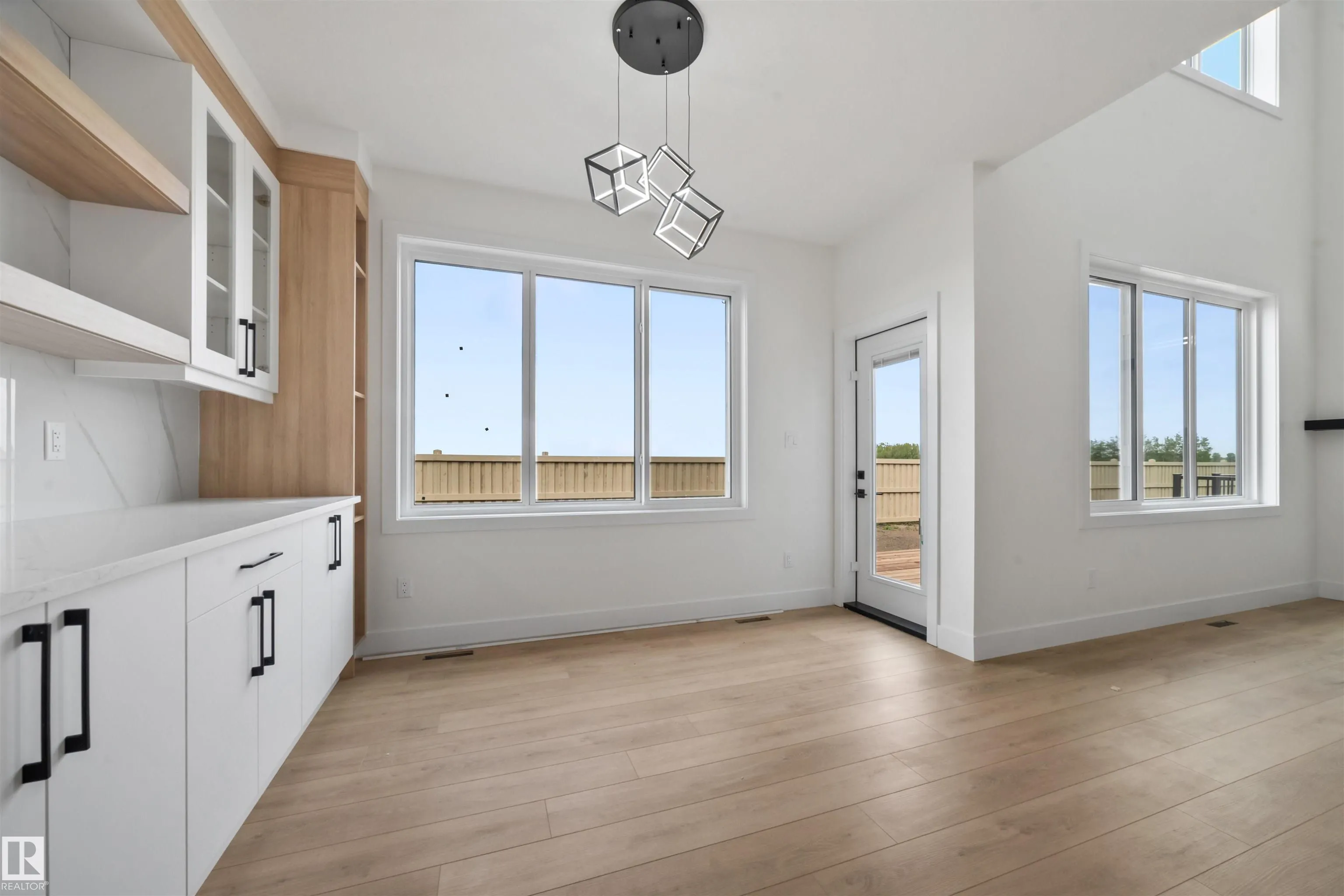 66 EDGEFIELD Way
