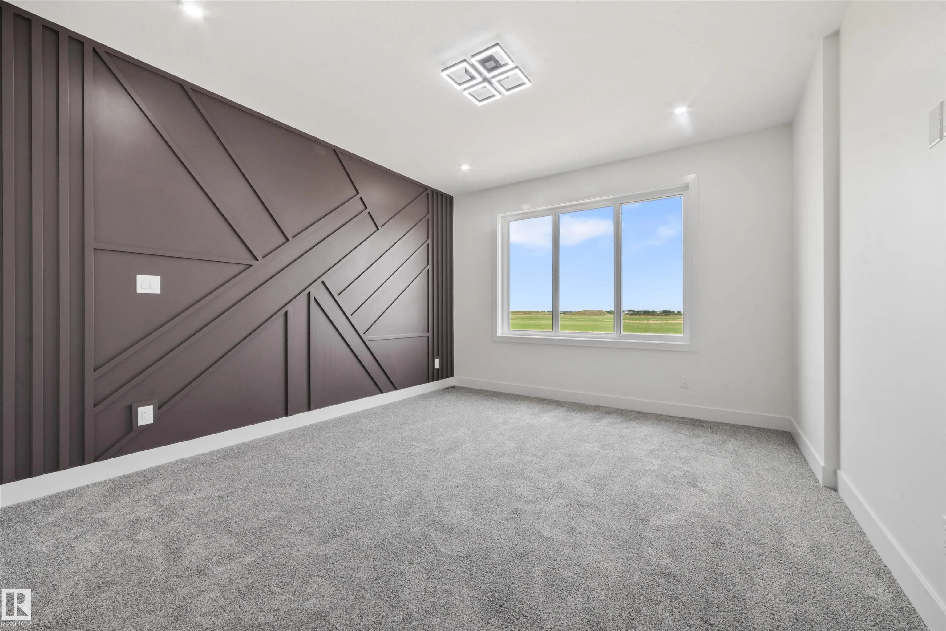 66 EDGEFIELD Way
