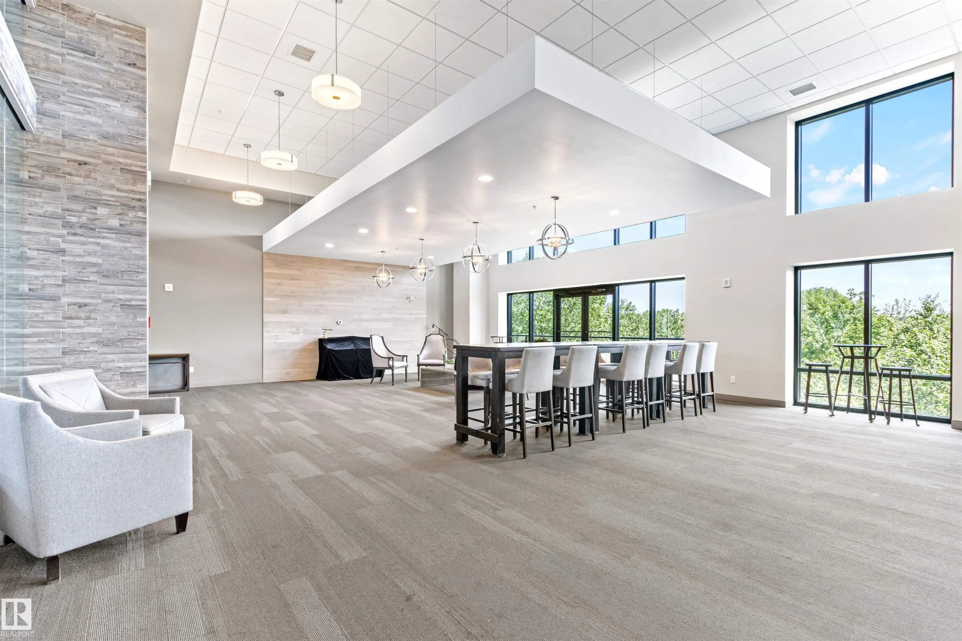 200 BELLEROSE Drive