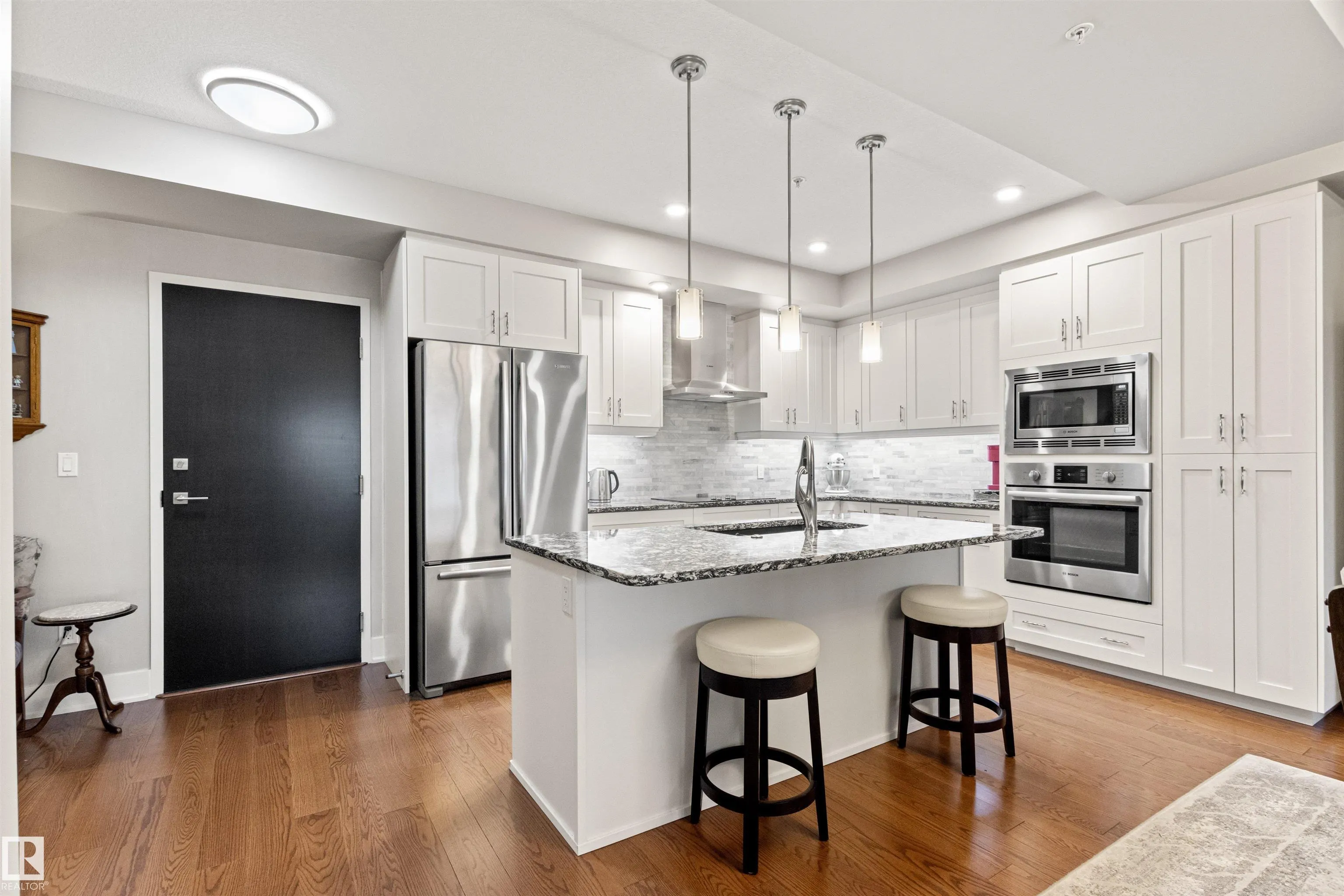 200 BELLEROSE Drive