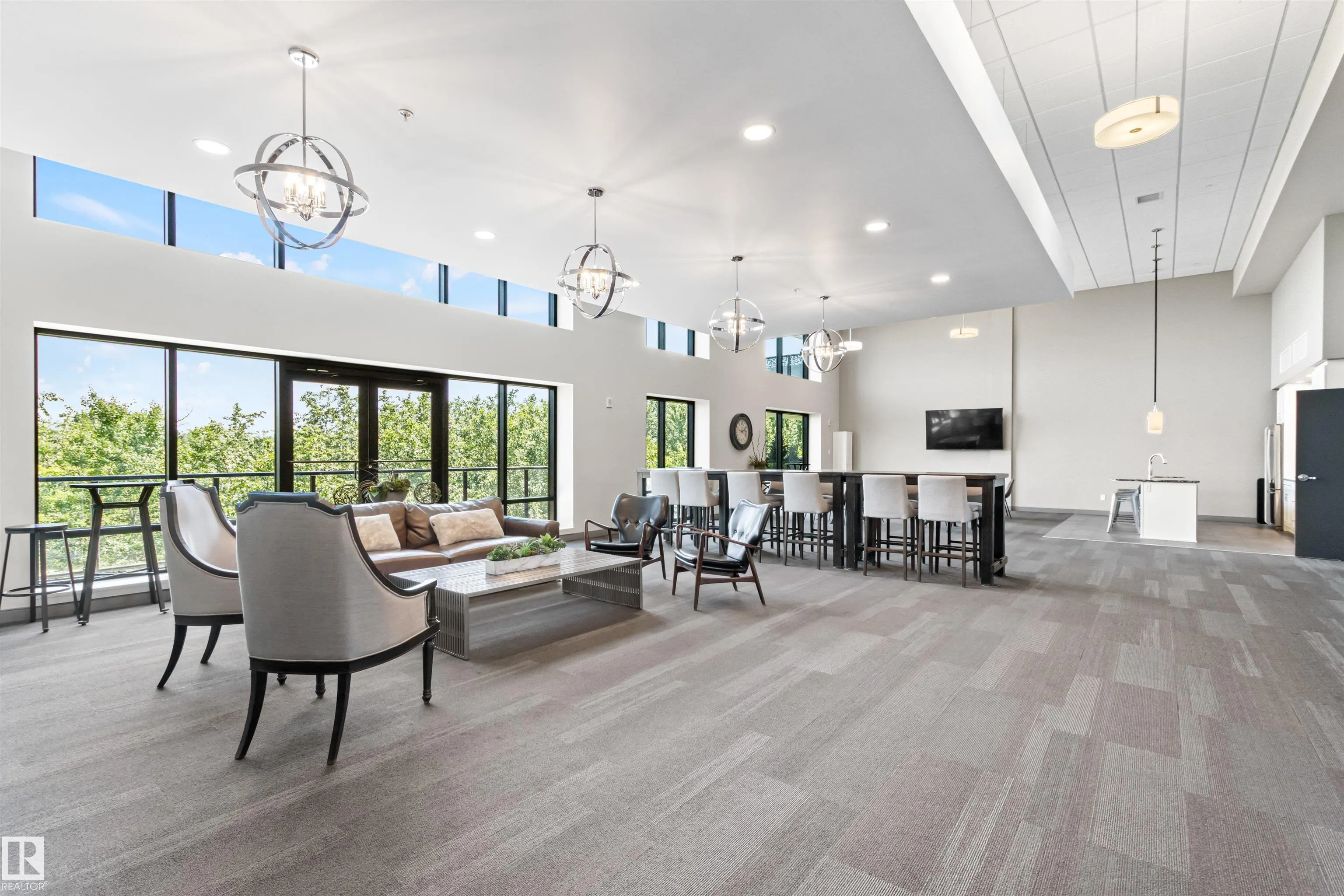 200 BELLEROSE Drive