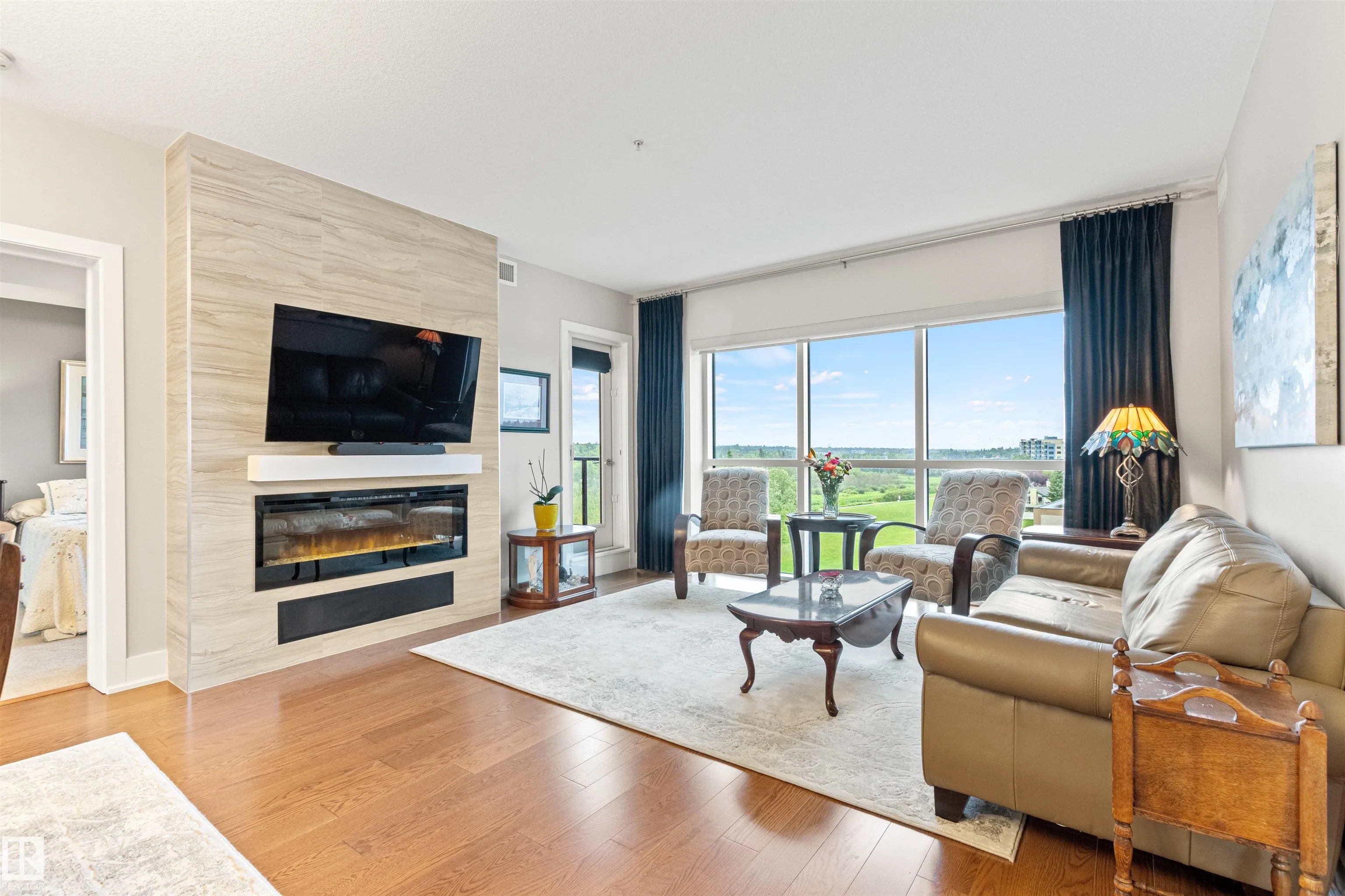 200 BELLEROSE Drive