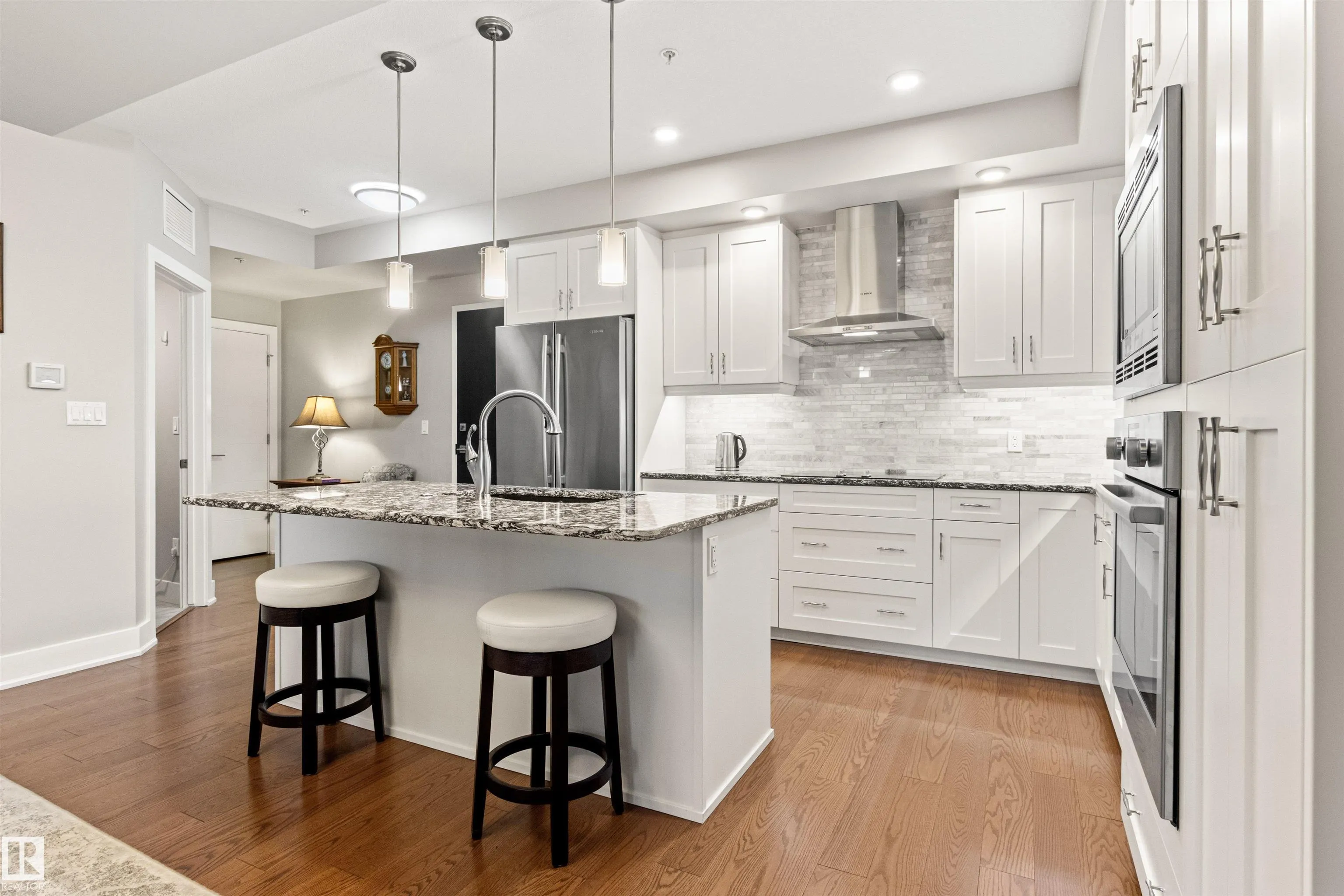 200 BELLEROSE Drive
