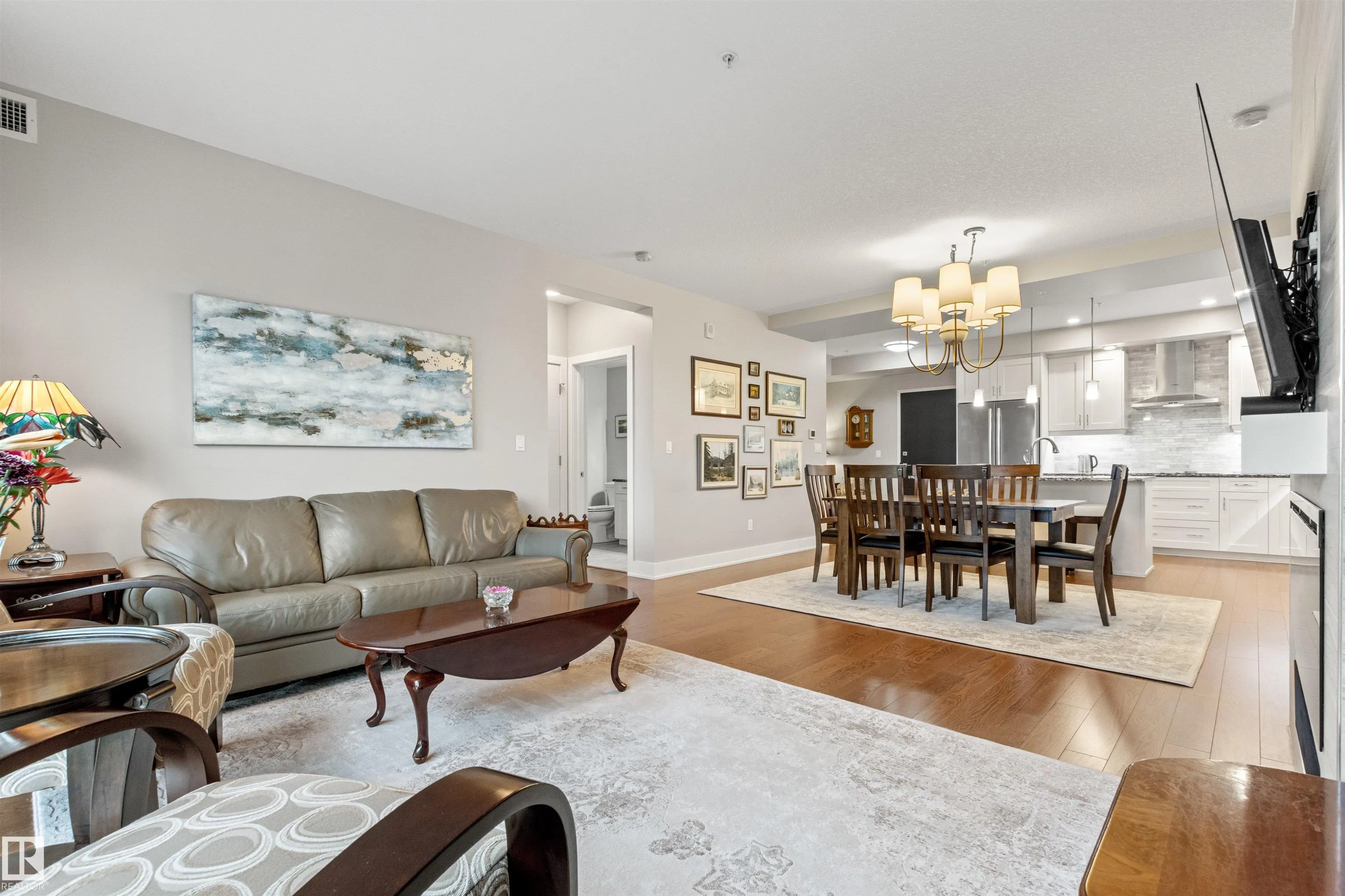 200 BELLEROSE Drive
