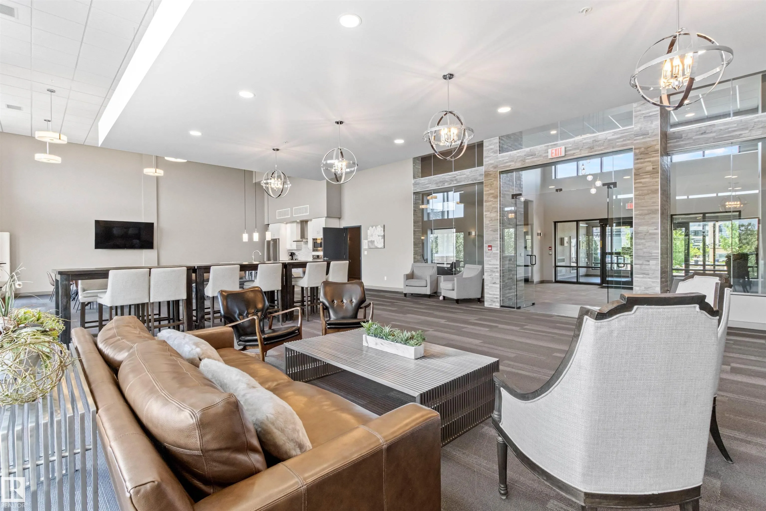 200 BELLEROSE Drive