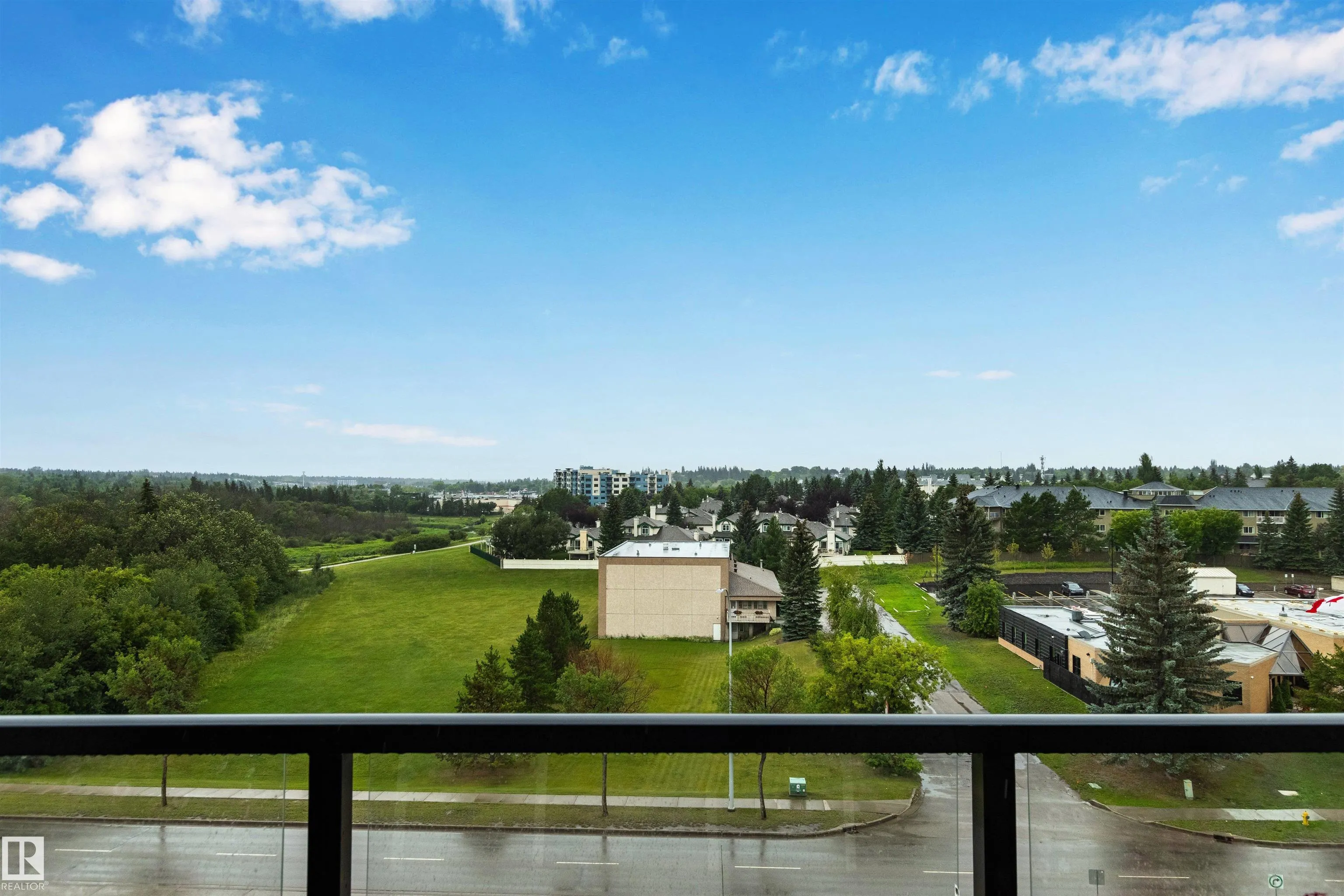 200 BELLEROSE Drive