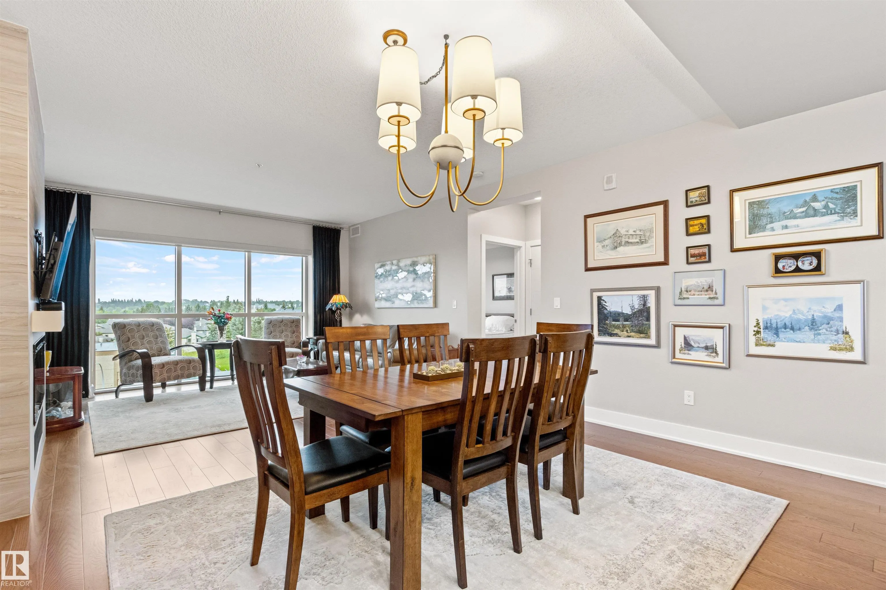 200 BELLEROSE Drive