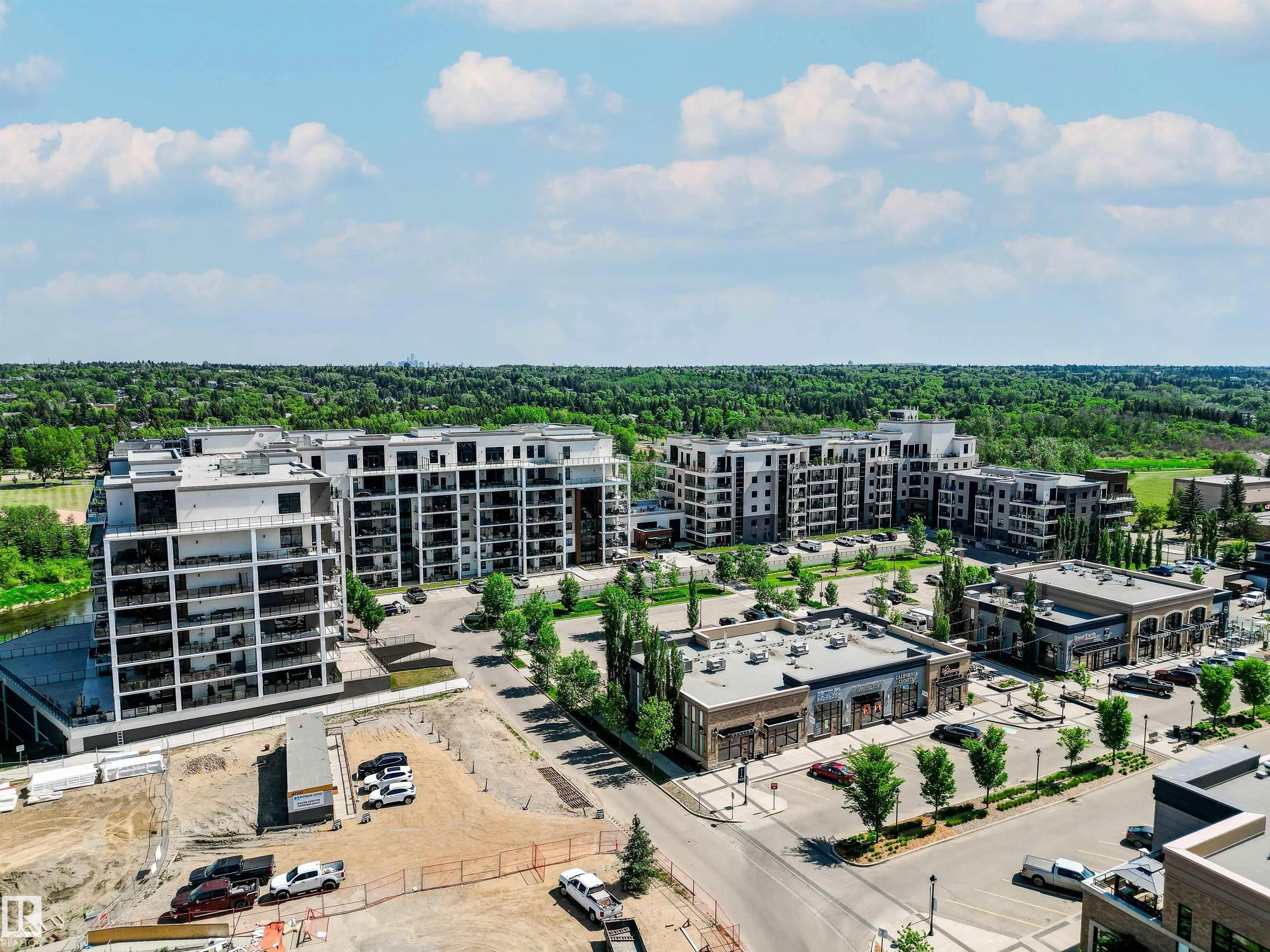 200 BELLEROSE Drive