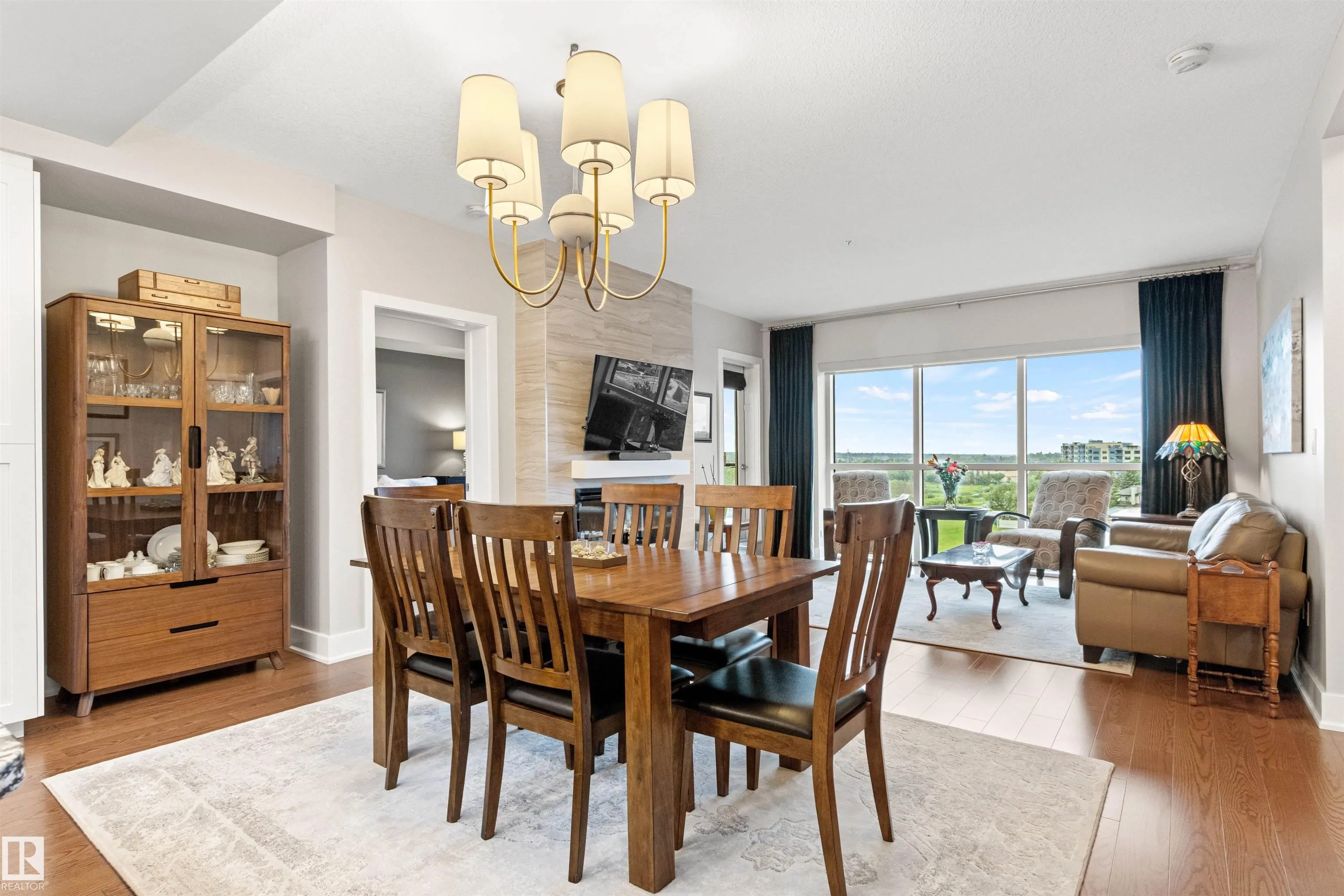 200 BELLEROSE Drive