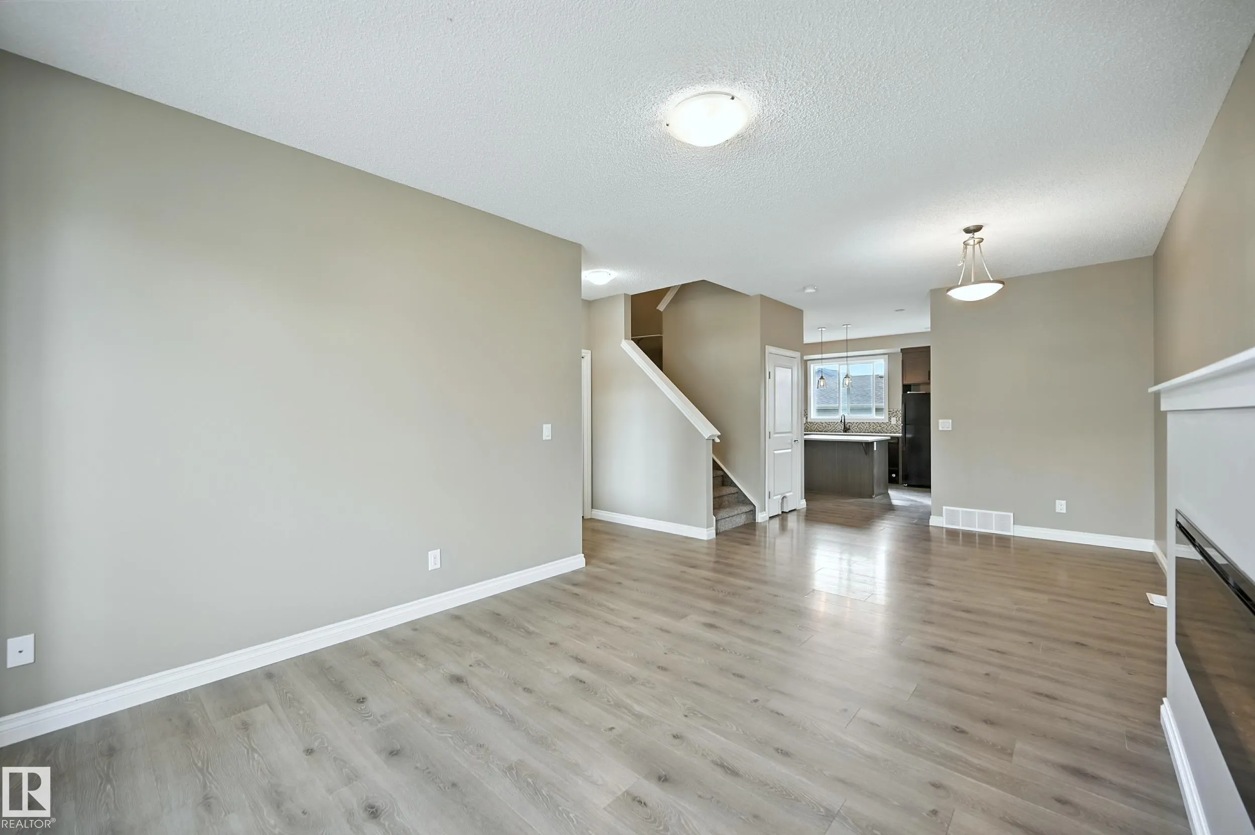 8163 Chapelle Way