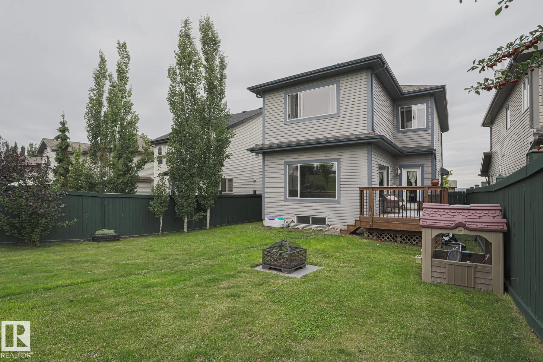 39 VIVIAN Way