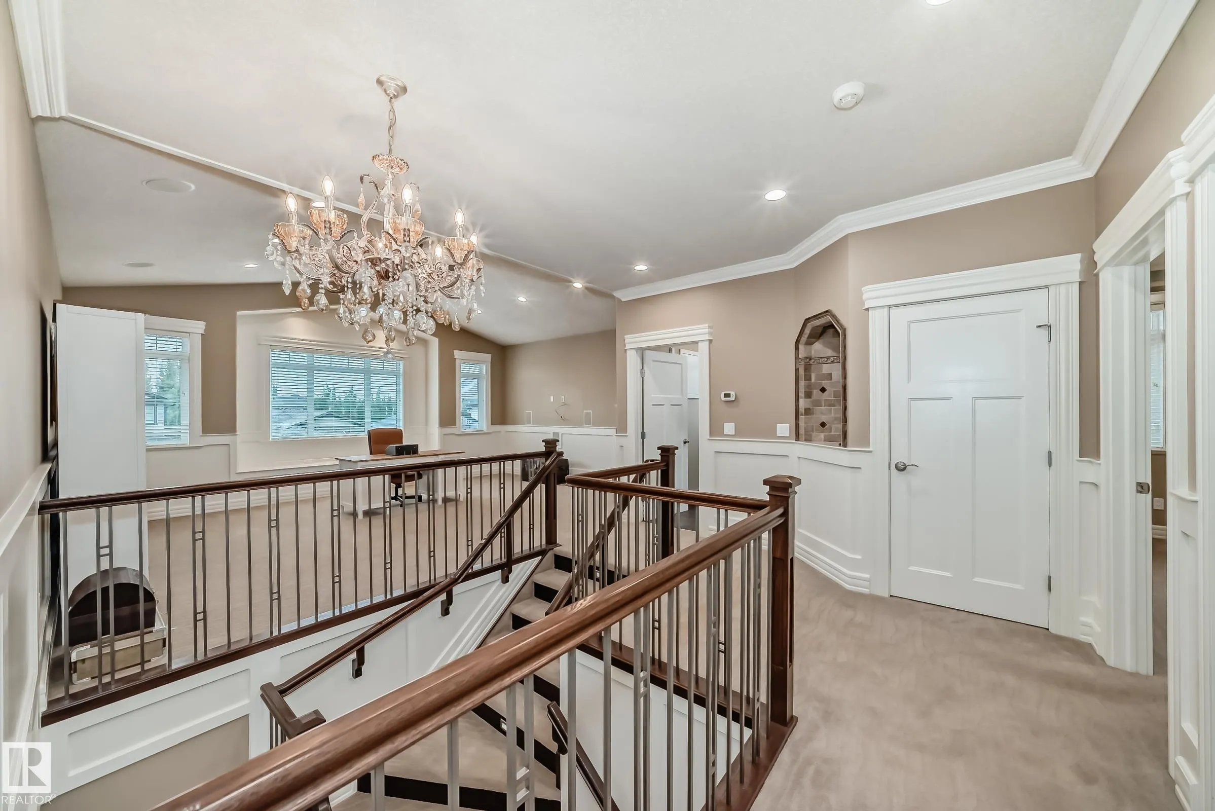 6 WADE Avenue
