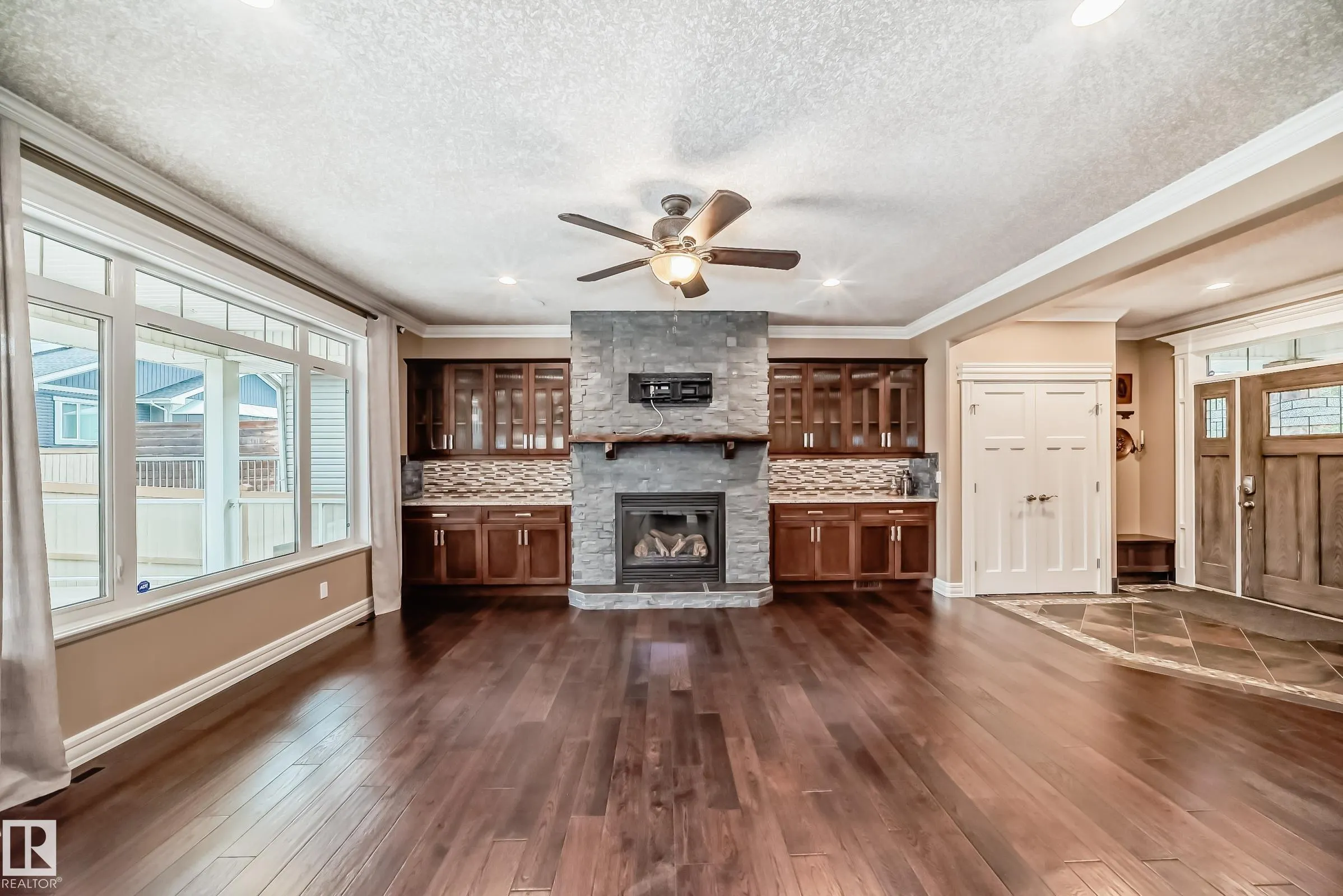 6 WADE Avenue