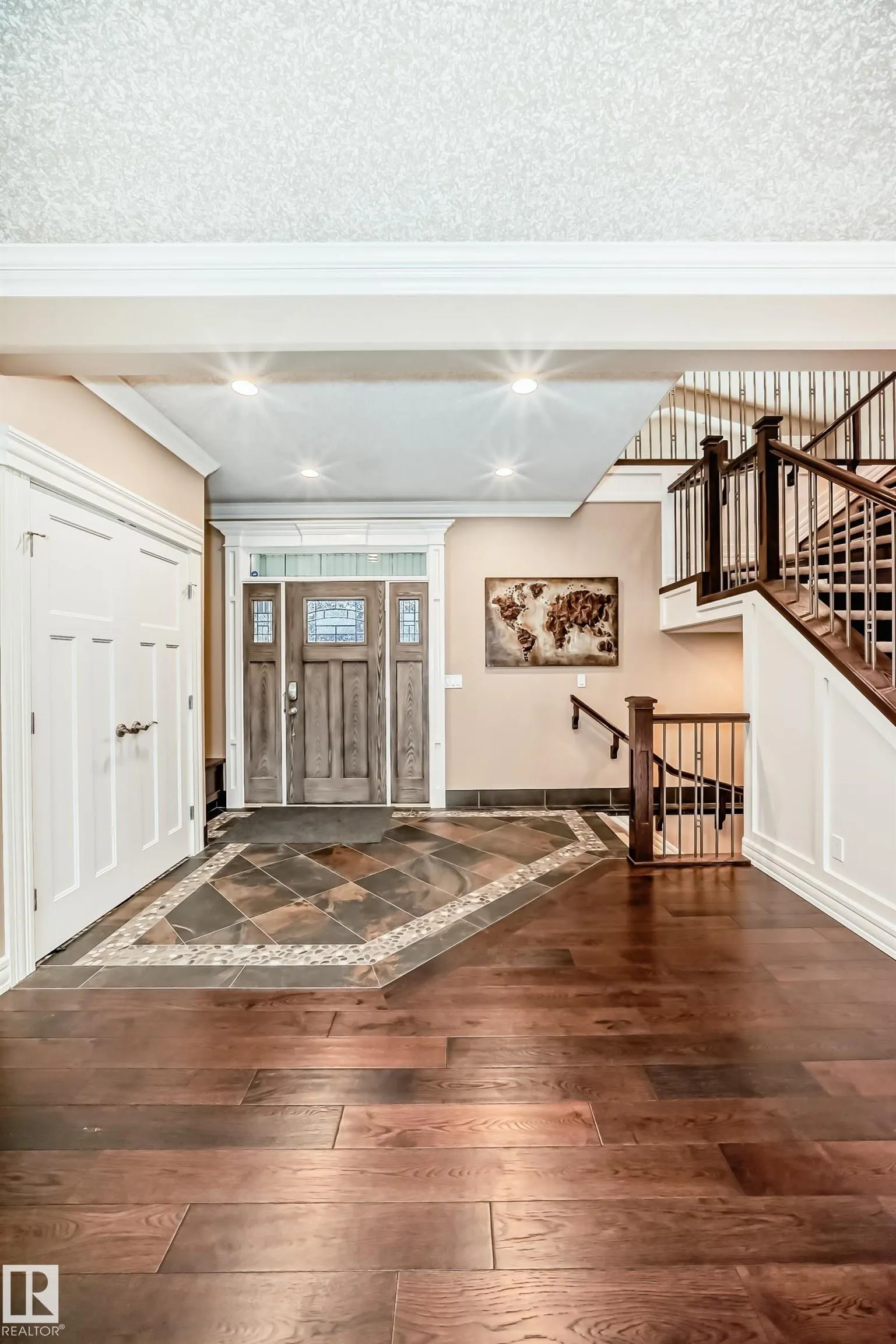 6 WADE Avenue