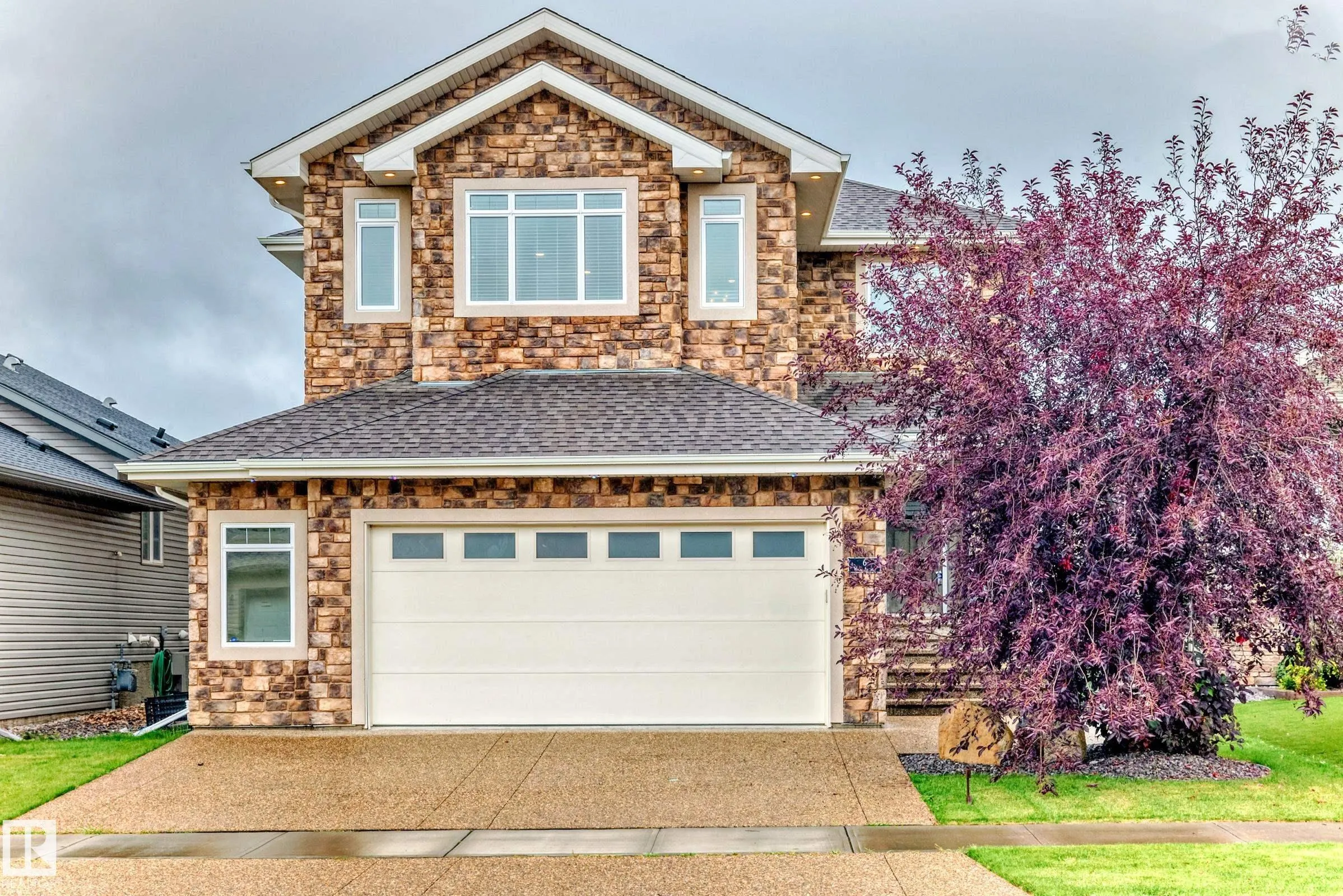 6 WADE Avenue