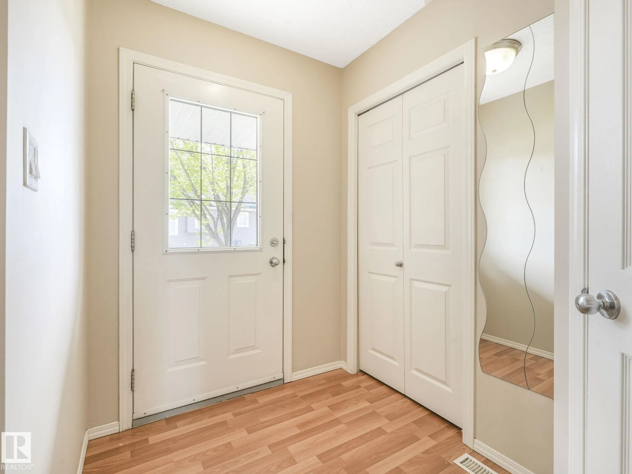 1428 HODGSON Way