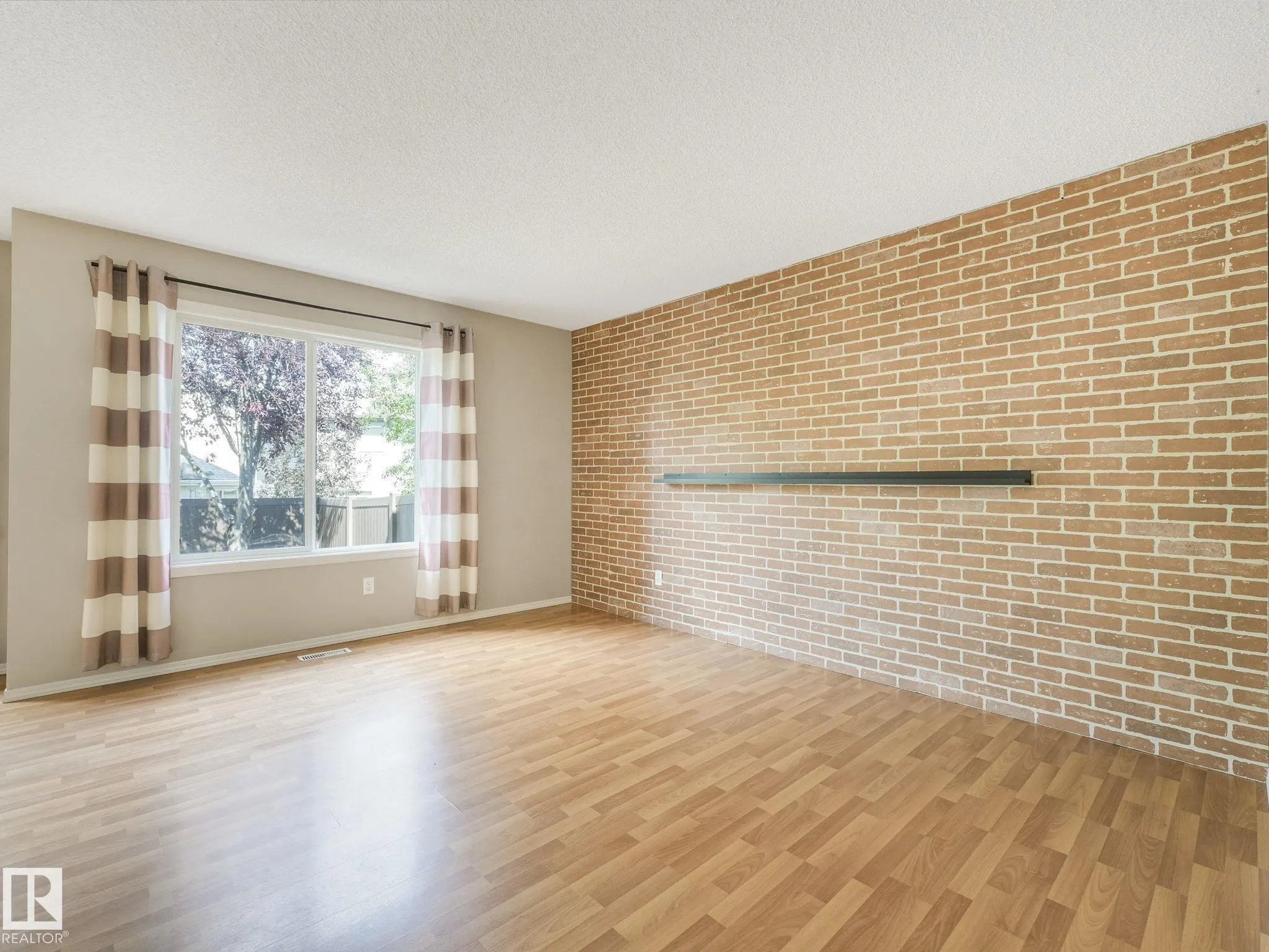 1428 HODGSON Way