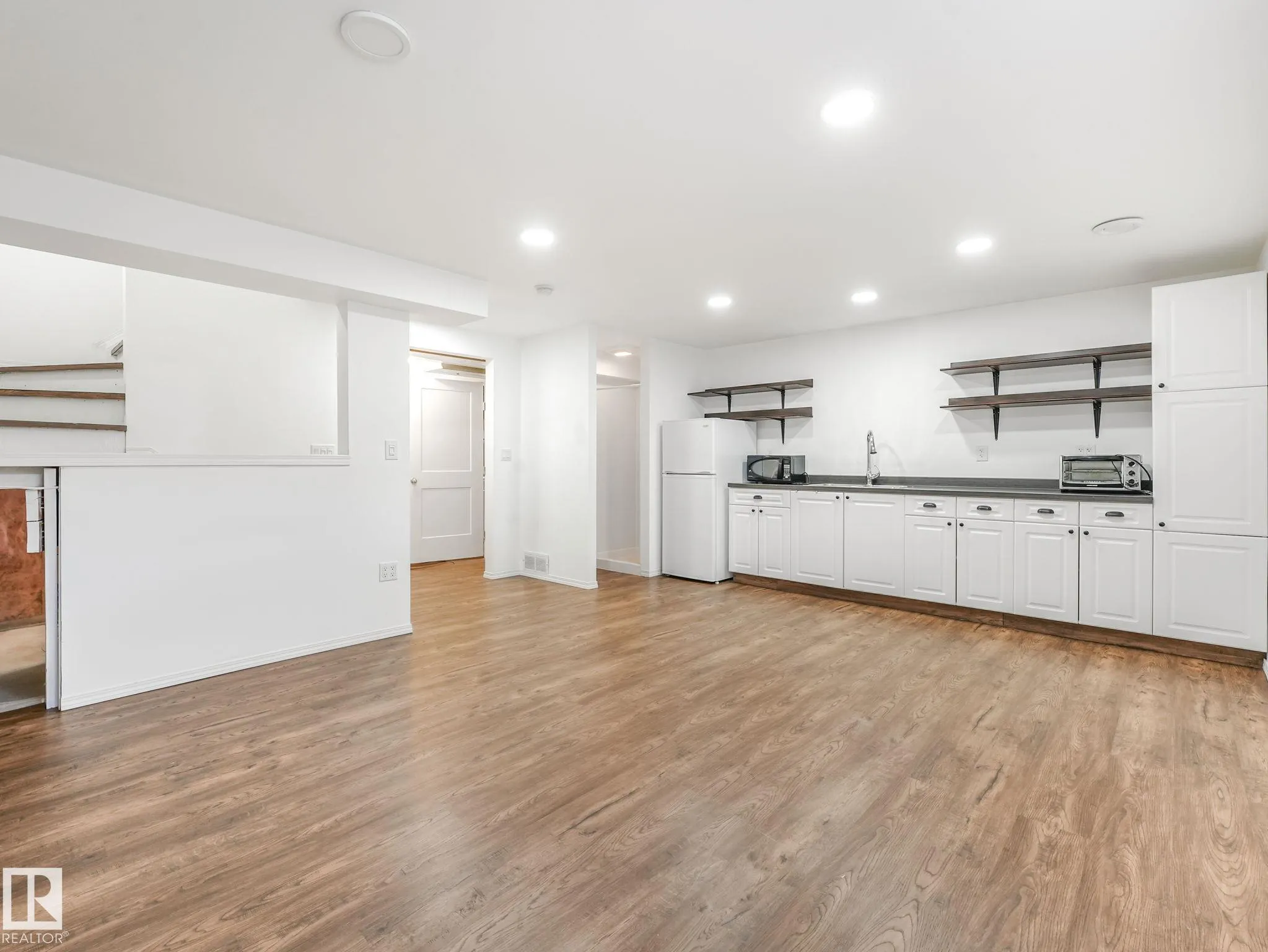 1428 HODGSON Way