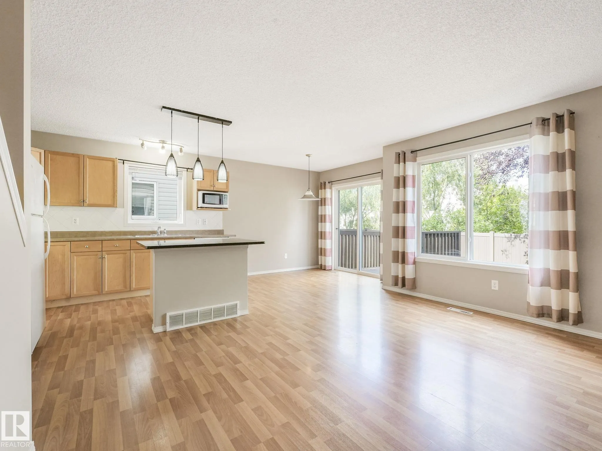 1428 HODGSON Way
