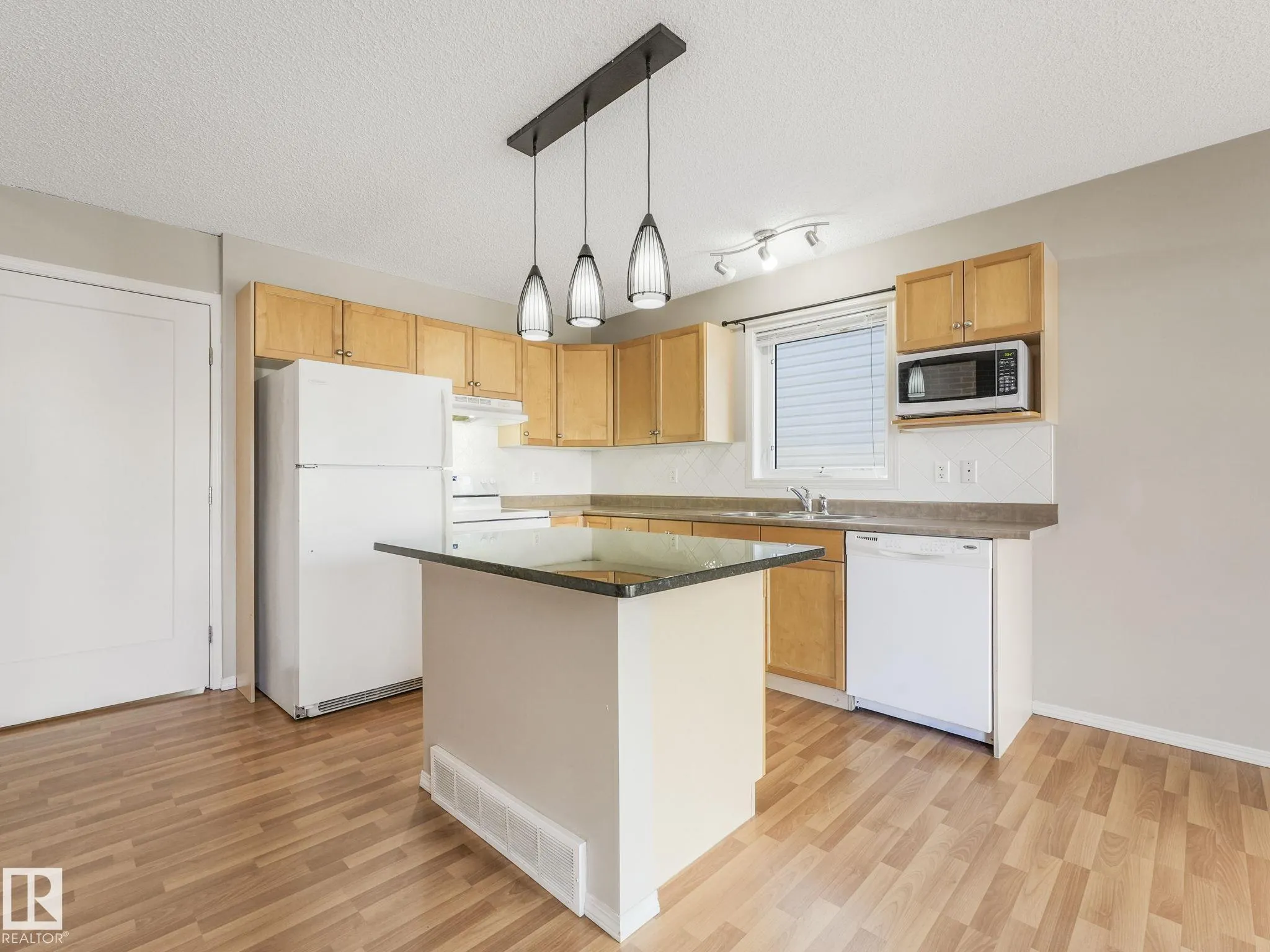 1428 HODGSON Way
