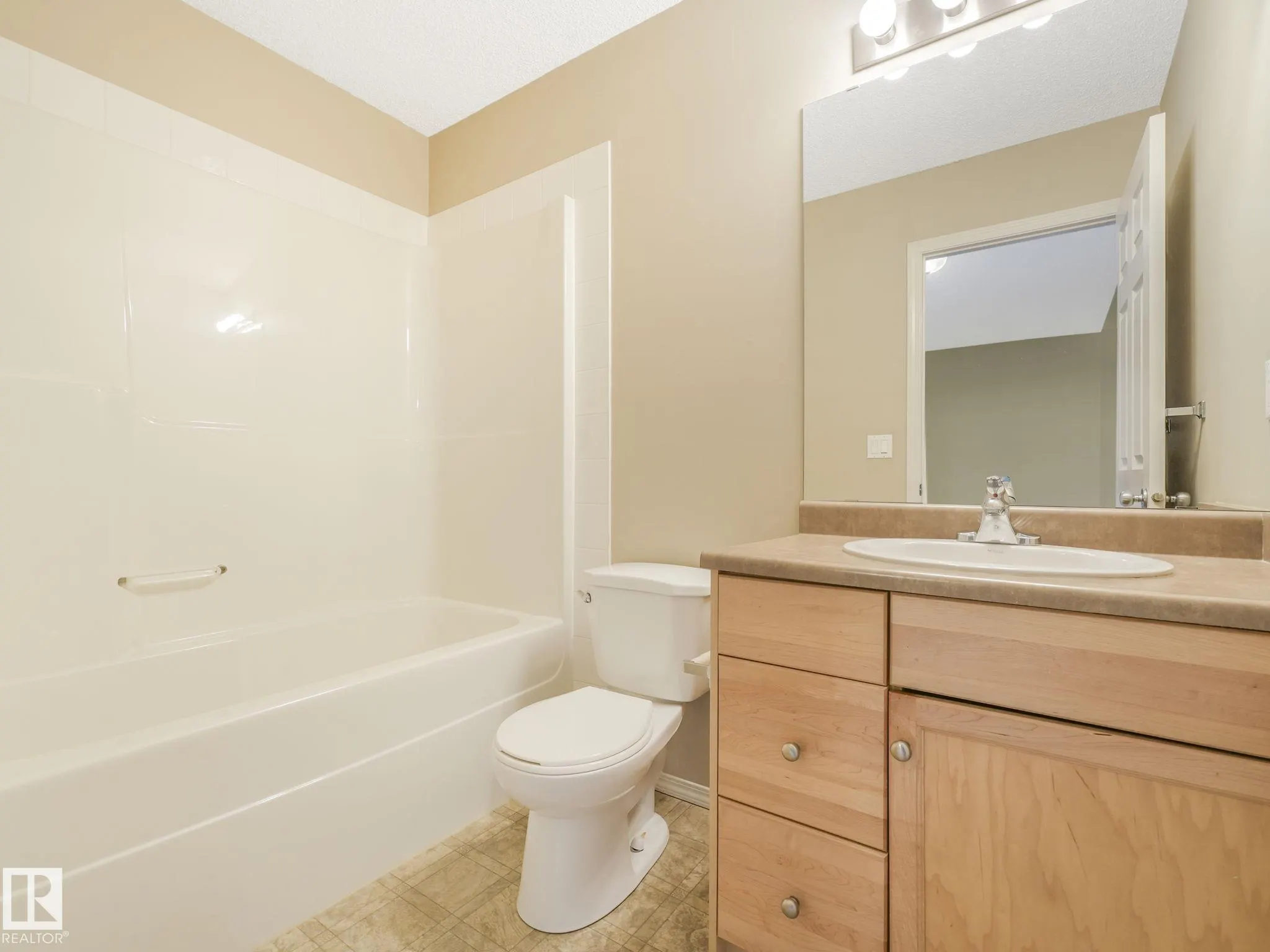1428 HODGSON Way