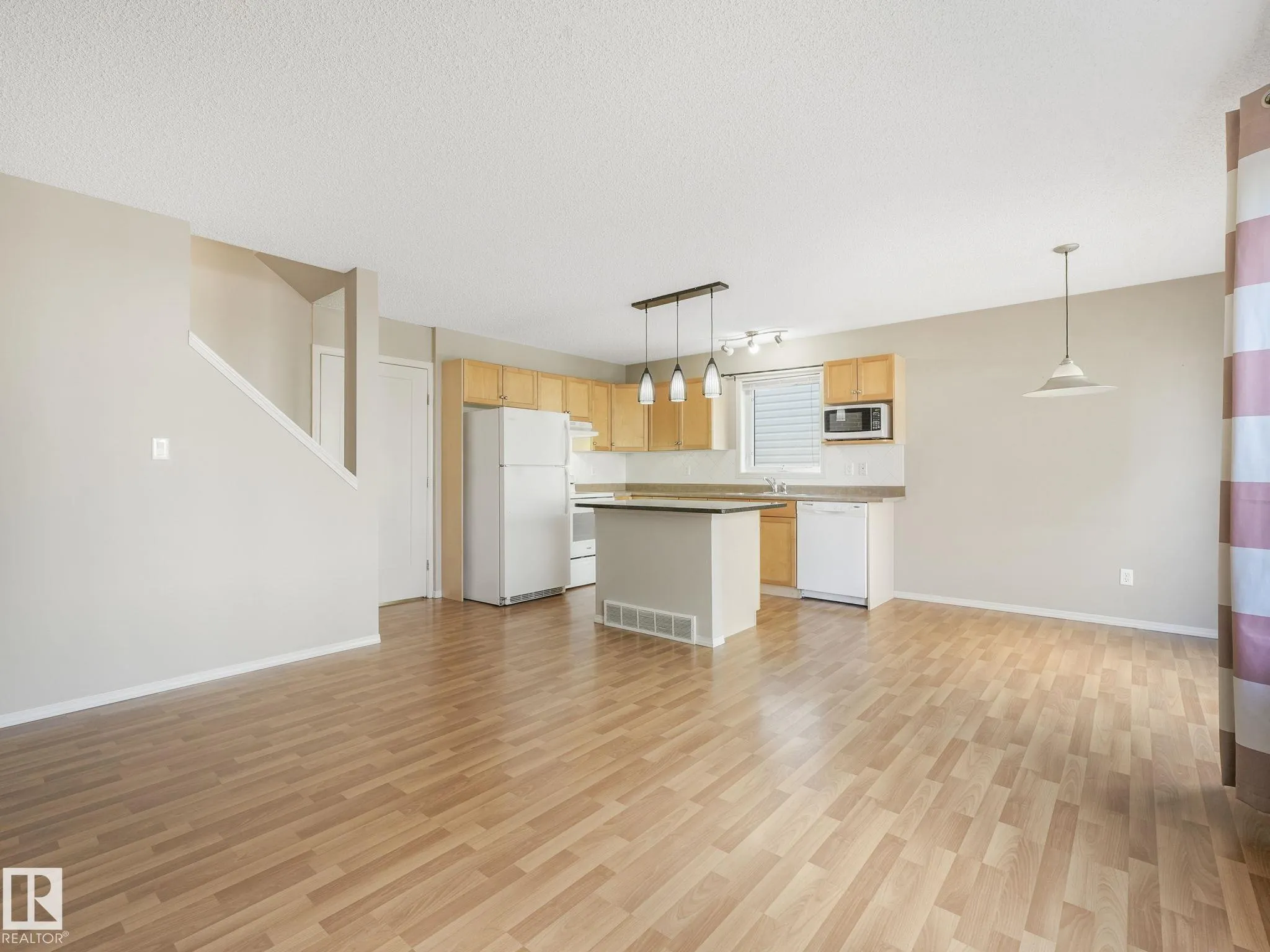 1428 HODGSON Way